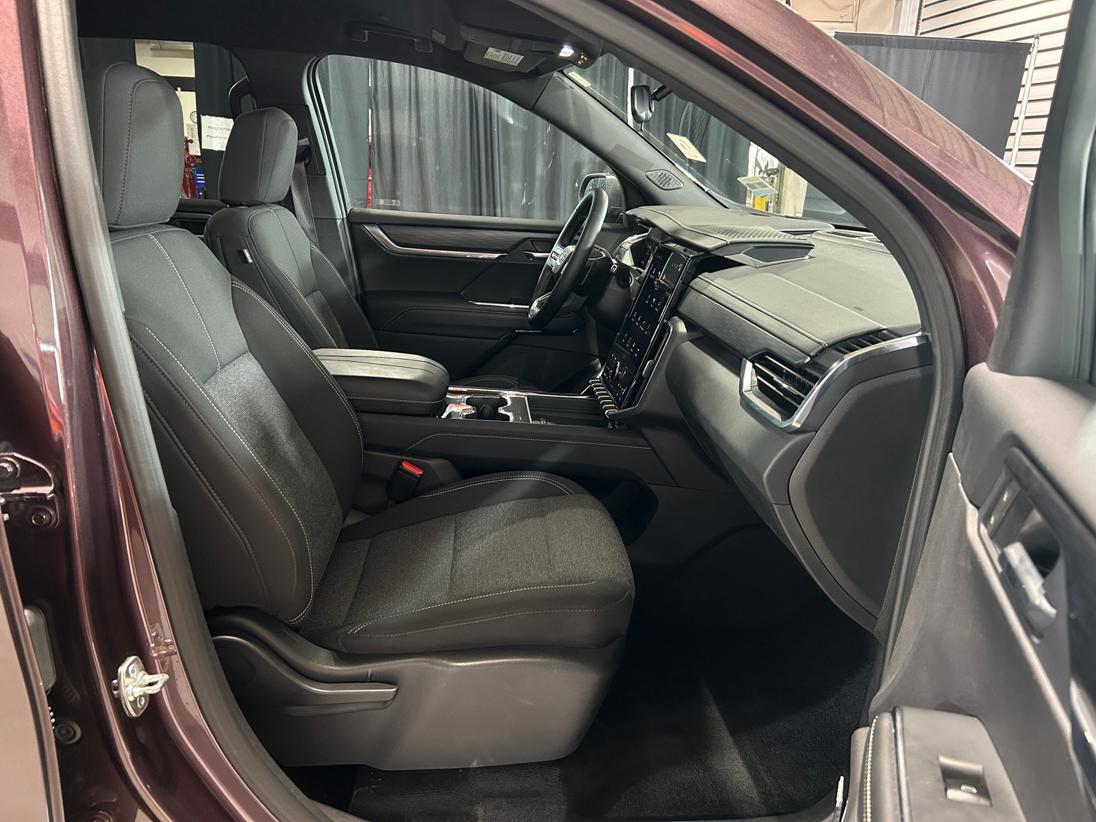 Thumbnail: 2025 GMC Acadia - 2