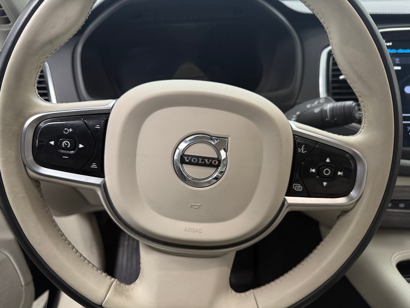 Thumbnail: 2023 Volvo XC90 - 4