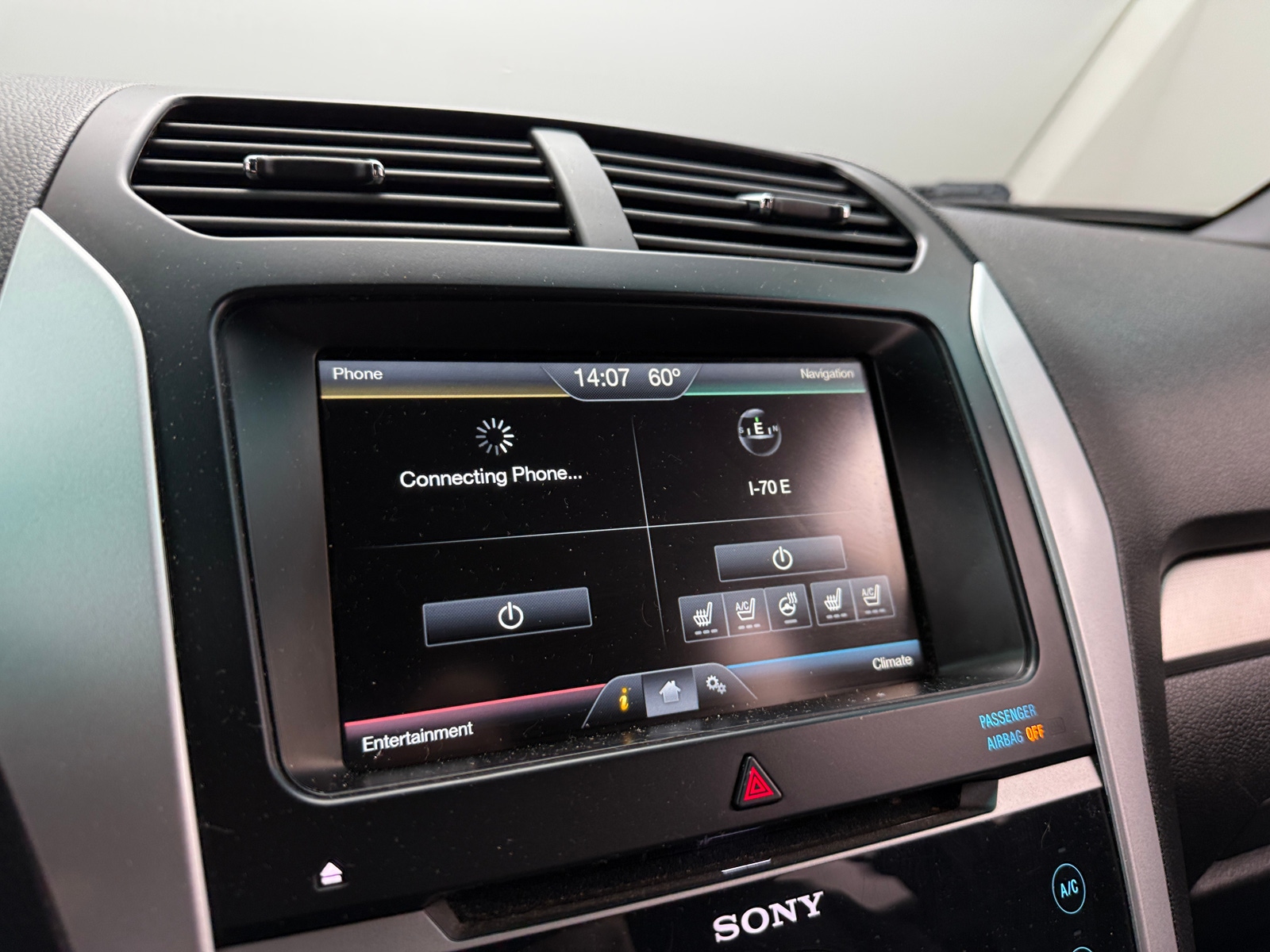 Thumbnail: 2015 Ford Explorer - 3