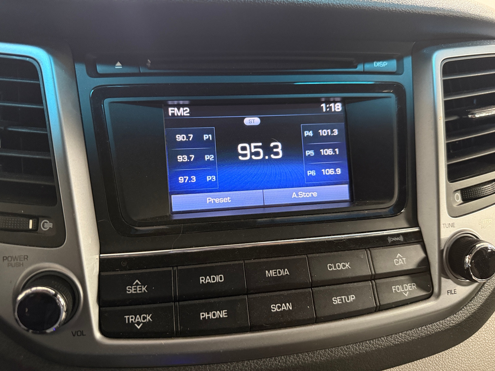 Thumbnail: 2017 Hyundai Tucson - 4