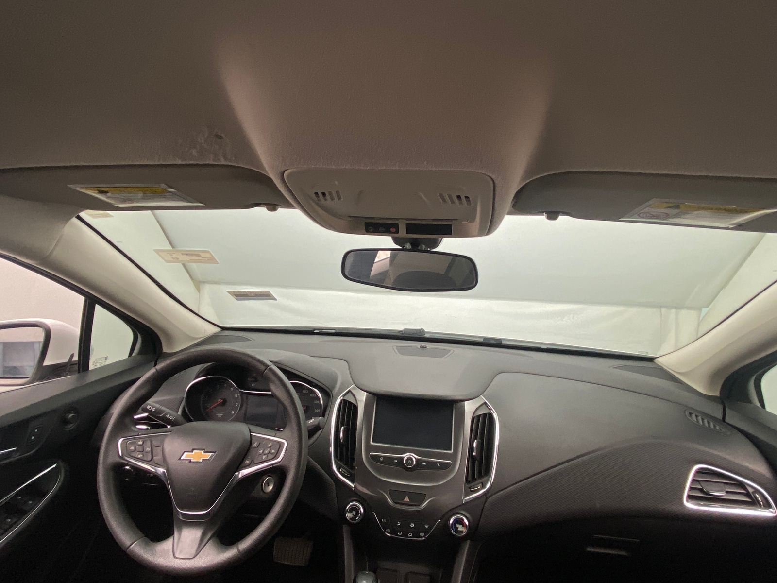 Thumbnail: 2017 Chevrolet Cruze - 3