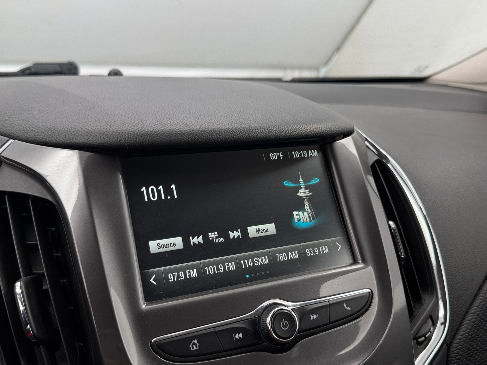 Thumbnail: 2017 Chevrolet Cruze - 4