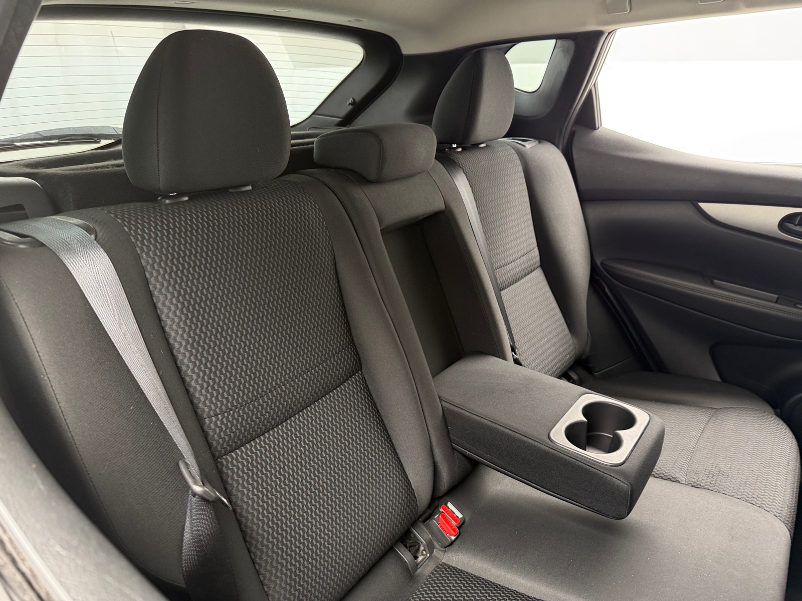 Thumbnail: 2018 Nissan Rogue Sport - 6