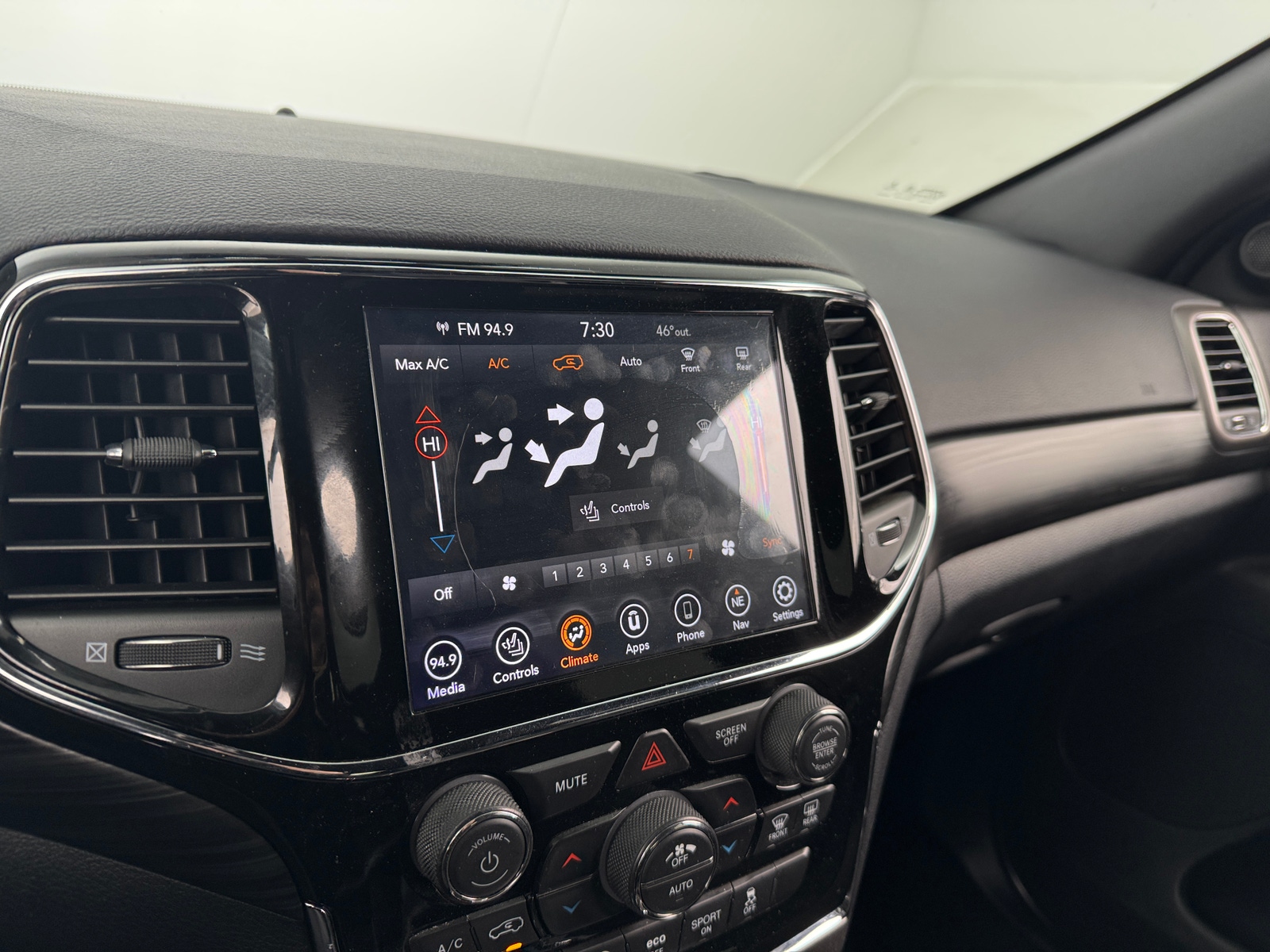 Thumbnail: 2020 Jeep Grand Cherokee - 4