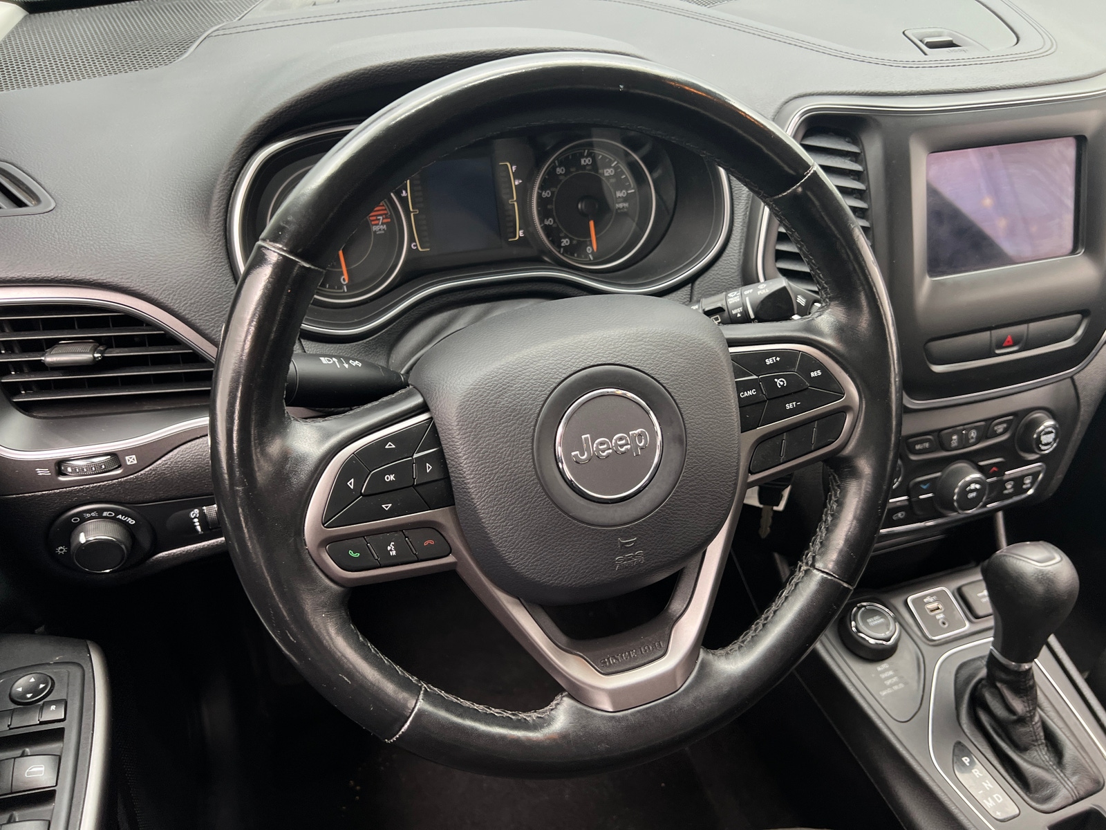 Thumbnail: 2020 Jeep Cherokee - 5