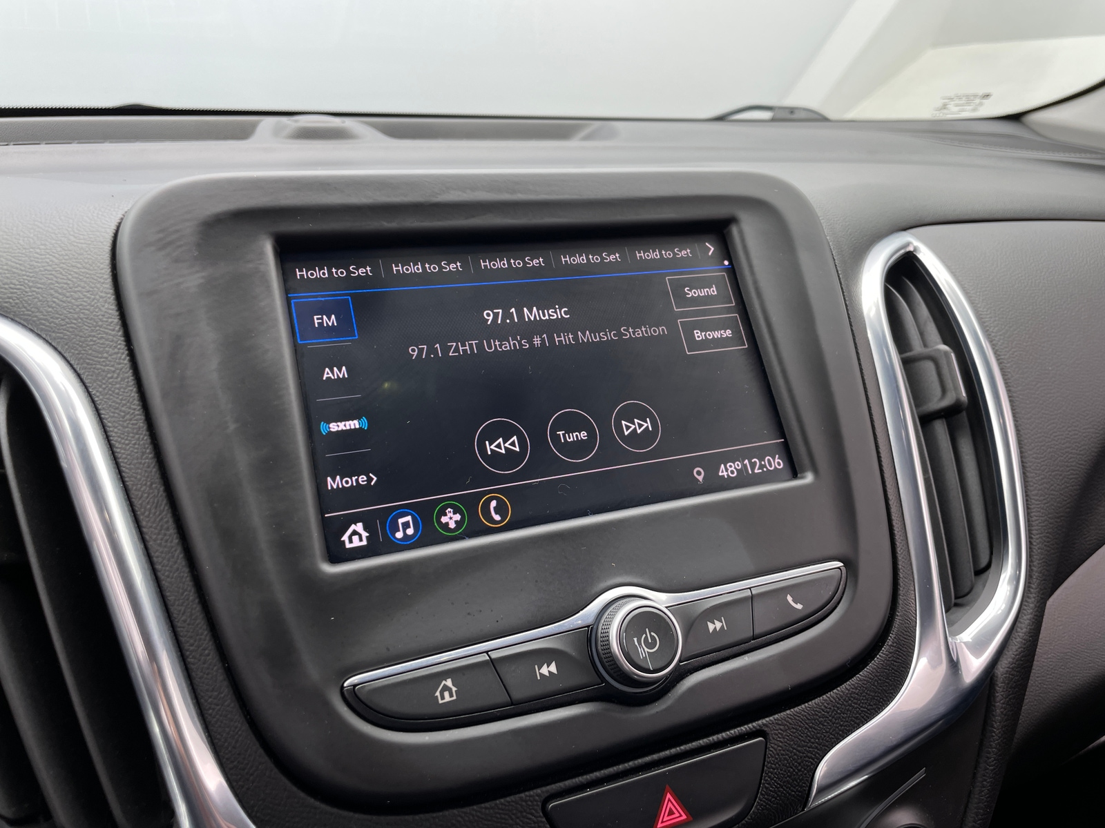 Thumbnail: 2021 Chevrolet Equinox - 3