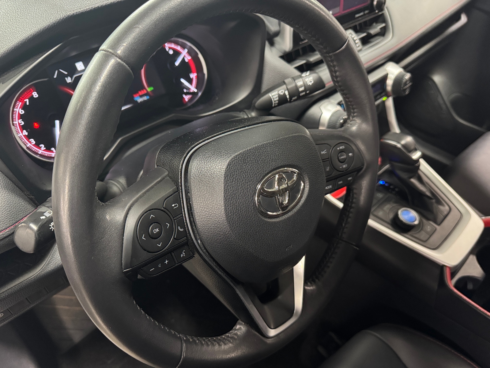 Thumbnail: 2020 Toyota RAV4 - 4