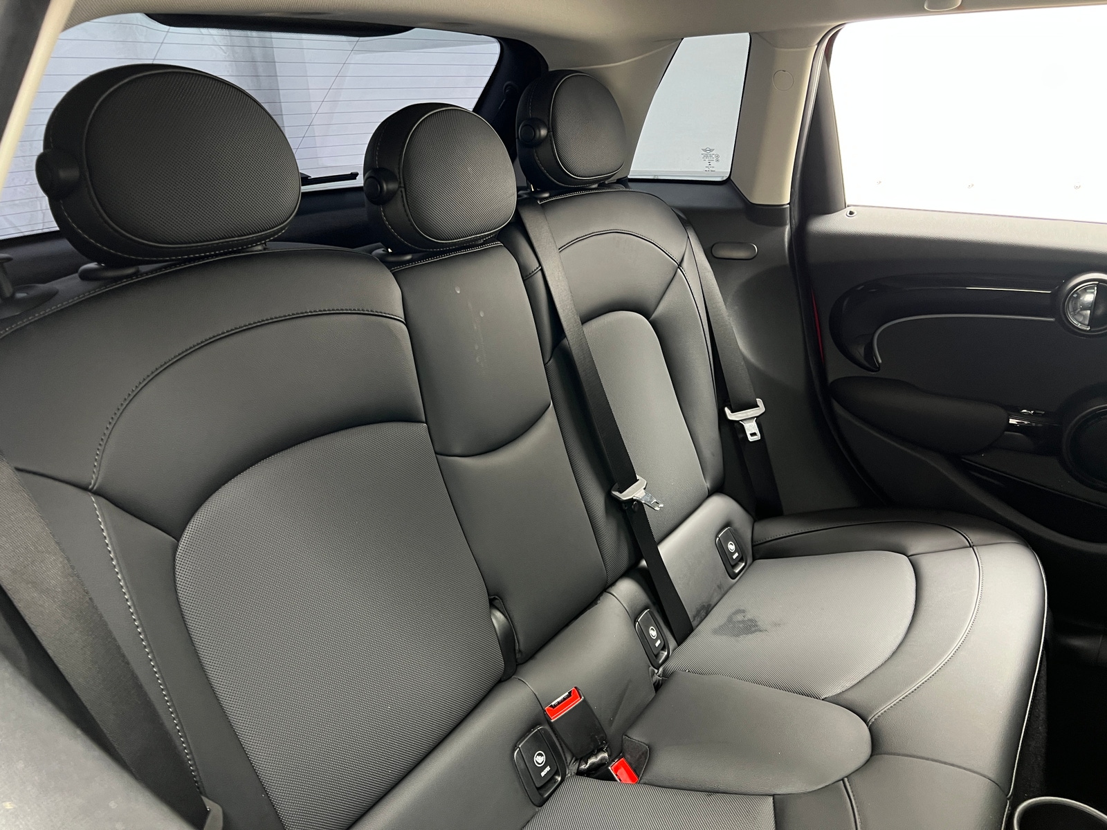 Thumbnail: 2022 MINI Cooper Hardtop - 5