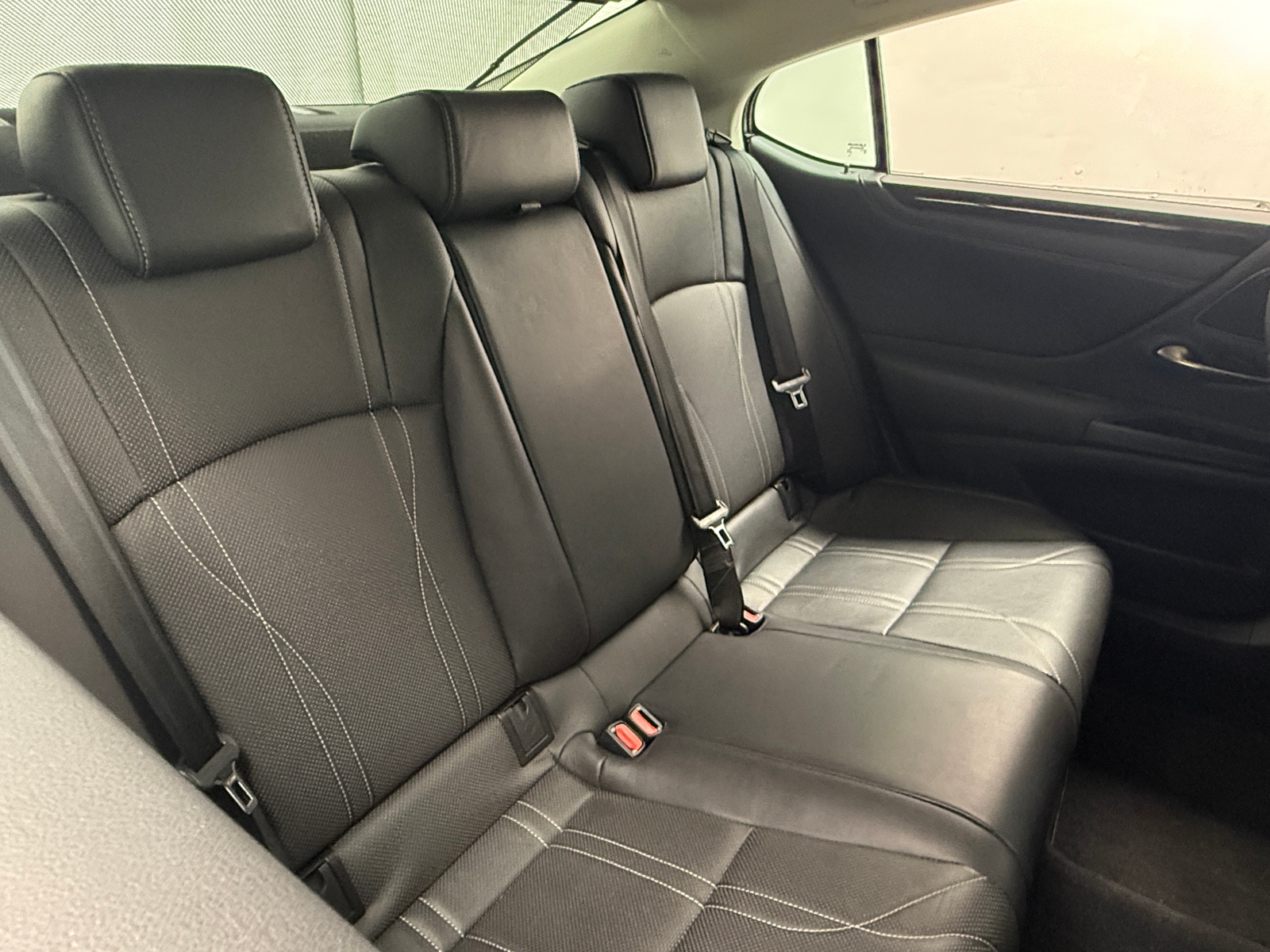 Thumbnail: 2020 Lexus ES - 5