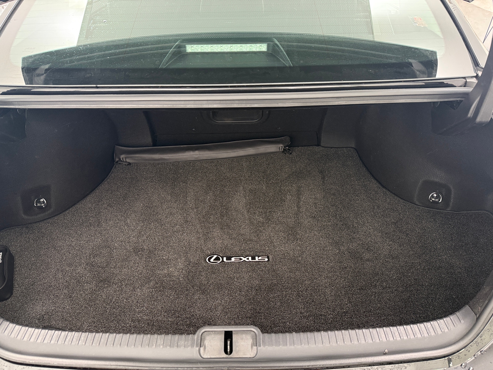 Thumbnail: 2020 Lexus ES - 6