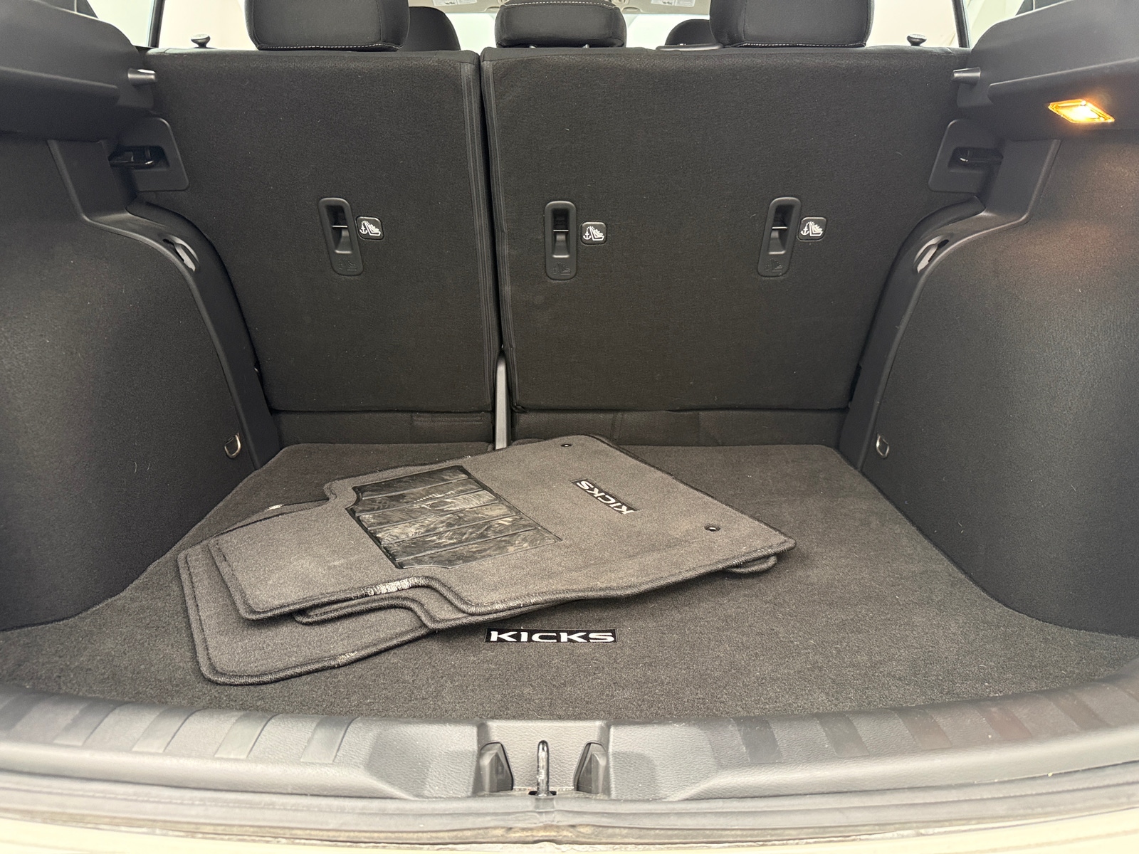 Thumbnail: 2021 Nissan Kicks - 7