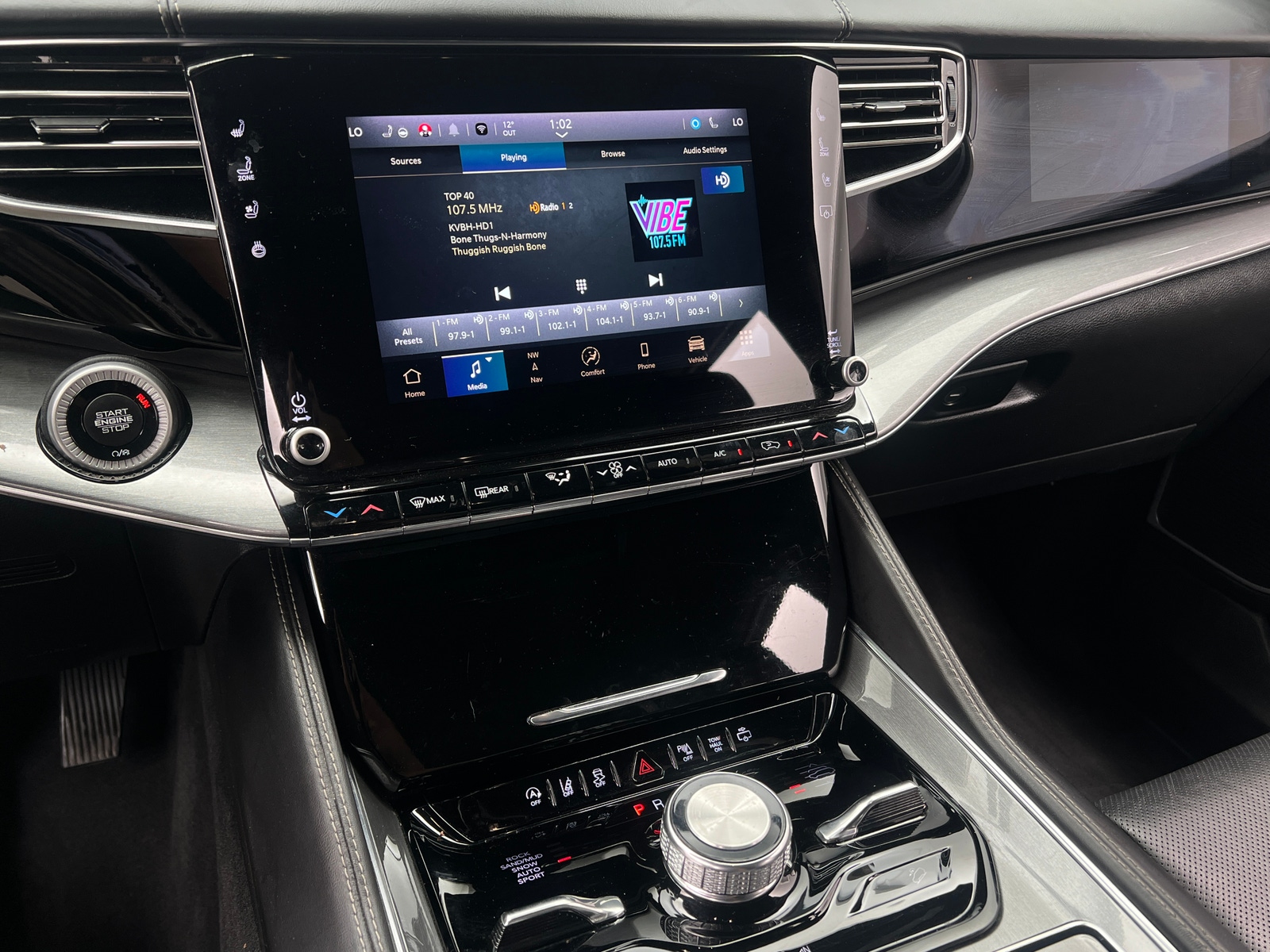 Thumbnail: 2022 Jeep Wagoneer - 3