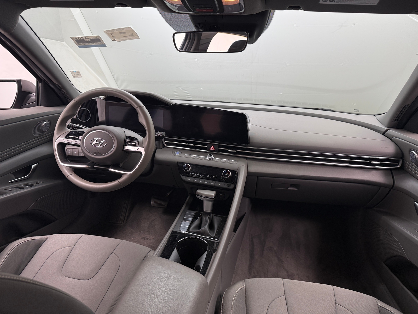 Thumbnail: 2023 Hyundai Elantra - 3