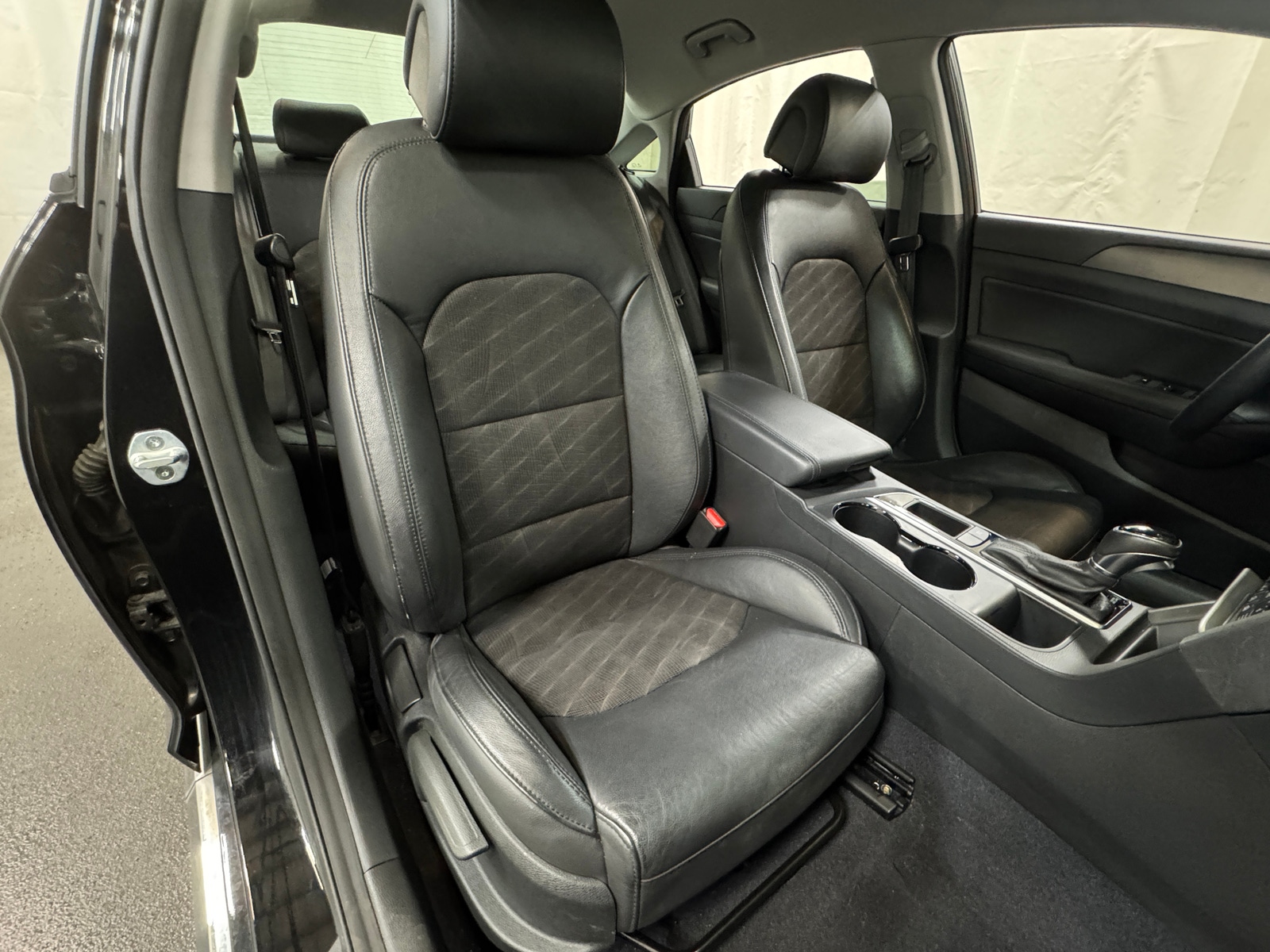 Thumbnail: 2015 Hyundai Sonata - 2