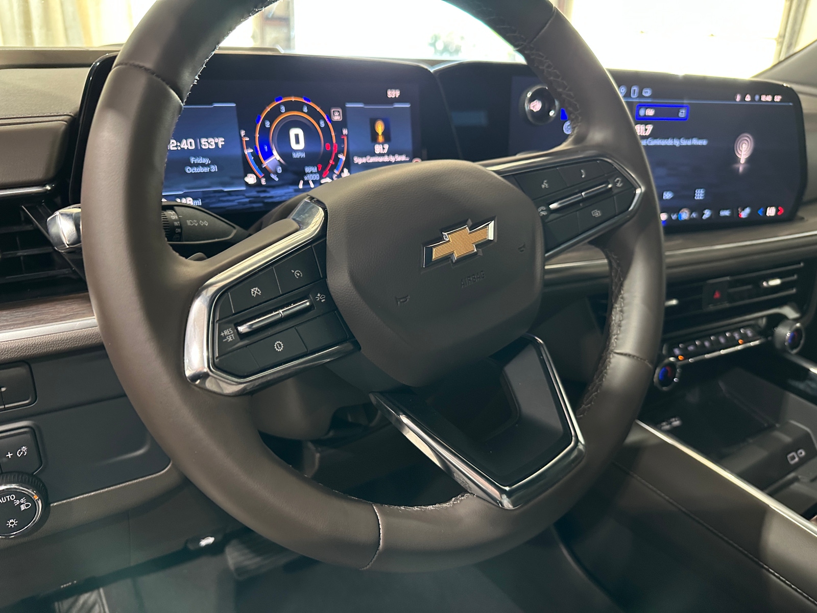 Thumbnail: 2025 Chevrolet Tahoe - 4