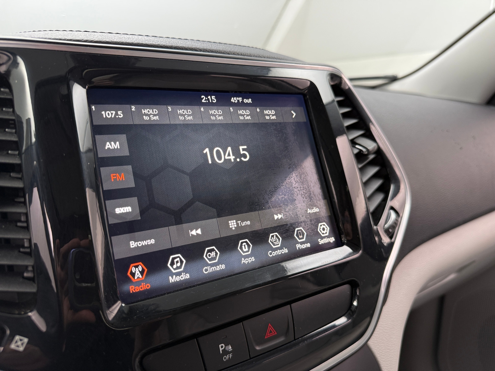 Thumbnail: 2019 Jeep Cherokee - 3