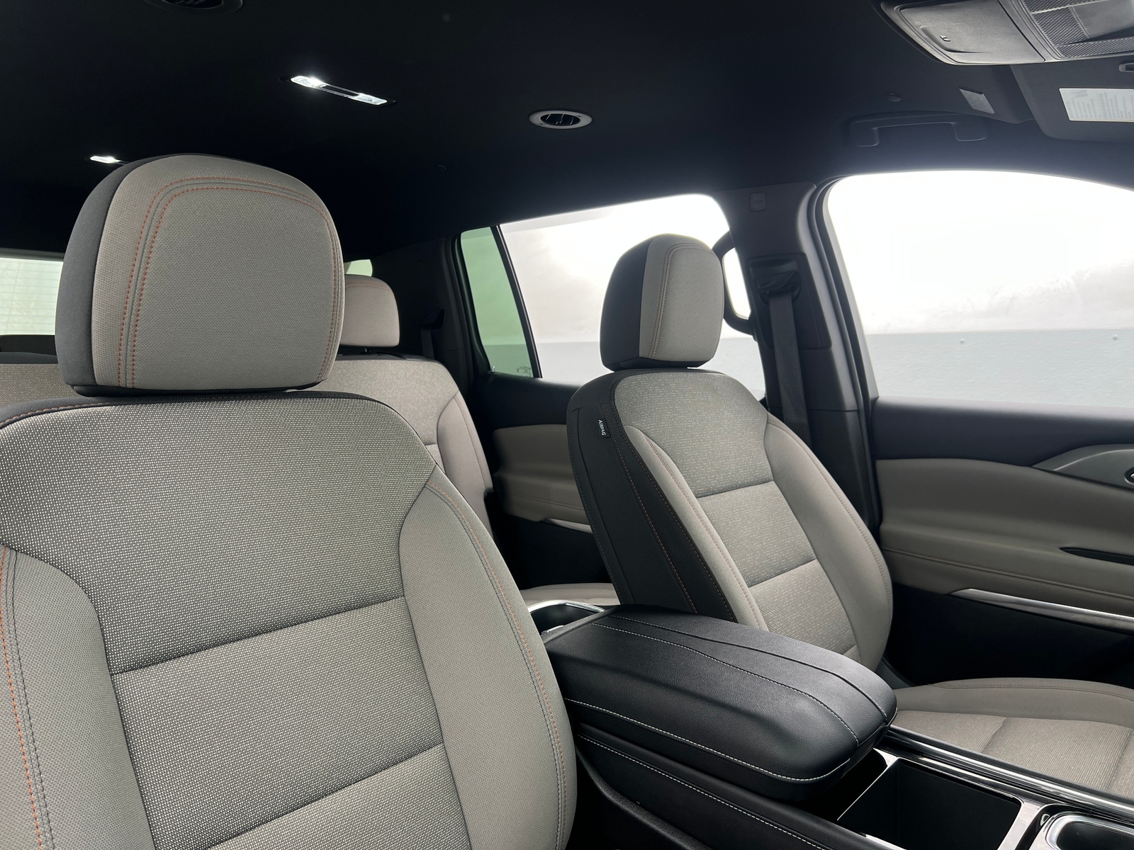 Thumbnail: 2025 Chevrolet Traverse - 2