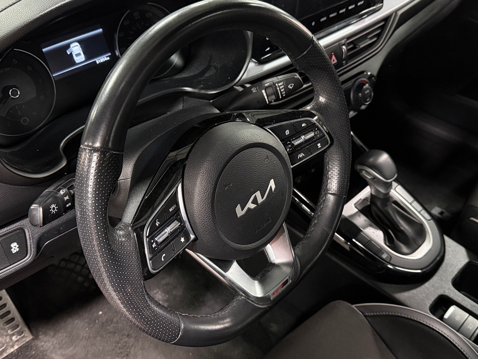 Thumbnail: 2022 Kia Forte - 4