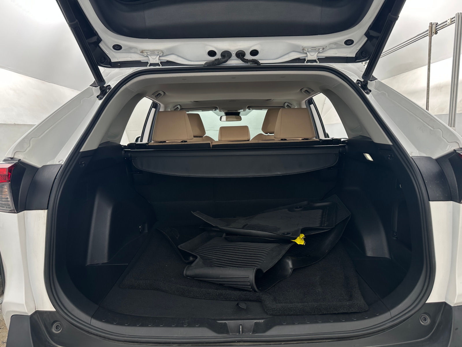 Thumbnail: 2022 Toyota RAV4 - 7