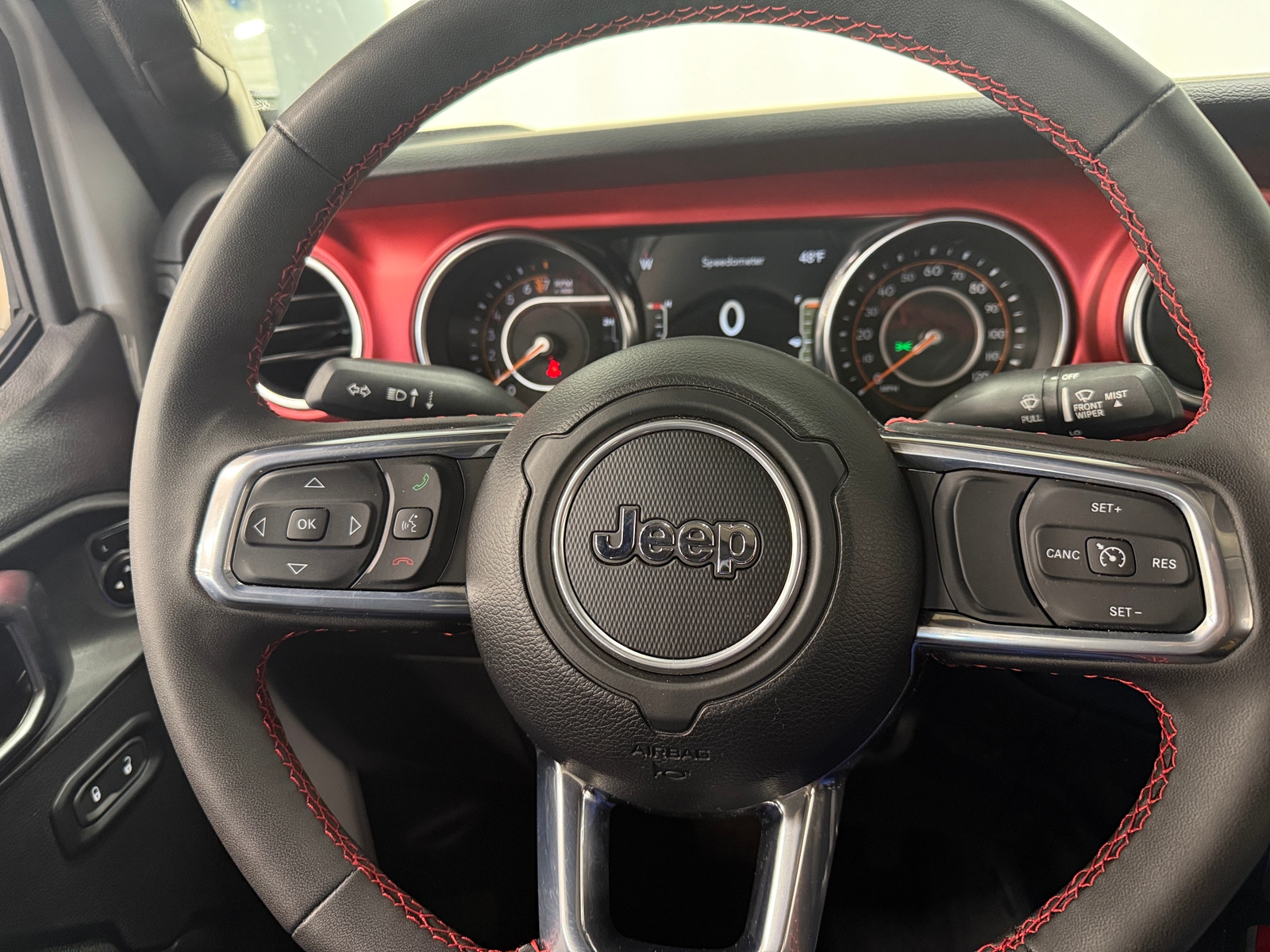 Thumbnail: 2023 Jeep Gladiator - 5