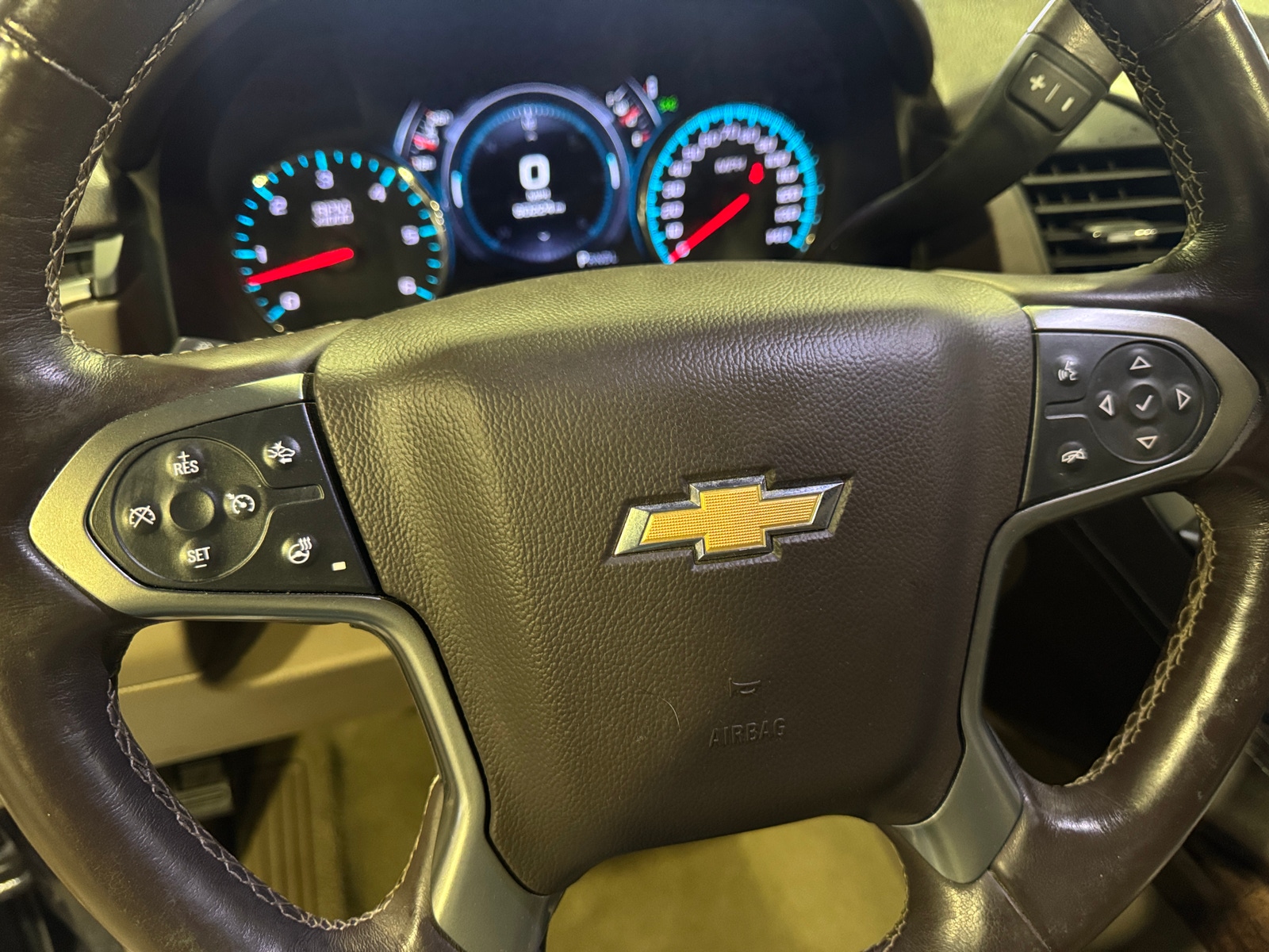 Thumbnail: 2017 Chevrolet Tahoe - 4