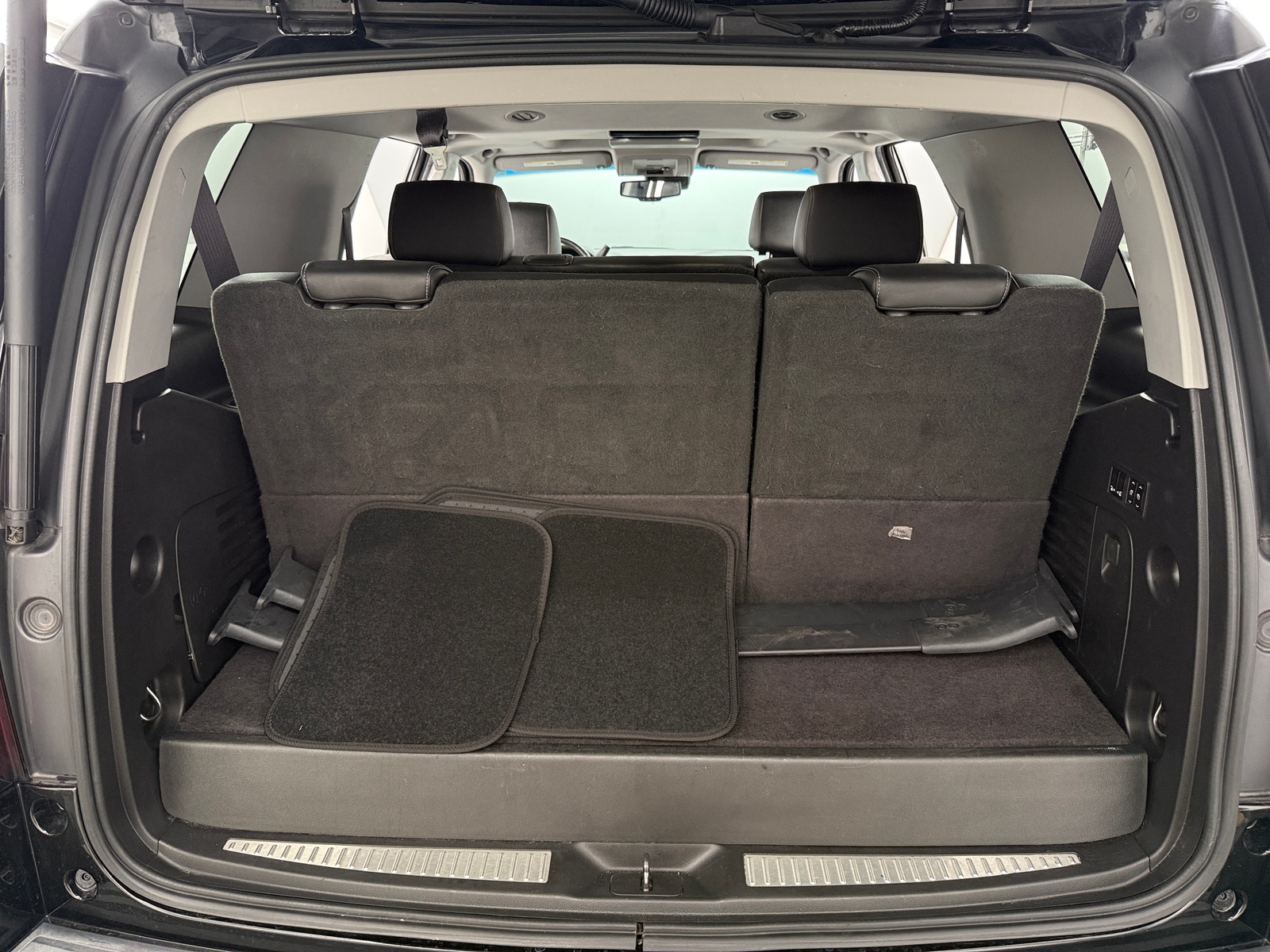 Thumbnail: 2017 Chevrolet Tahoe - 6