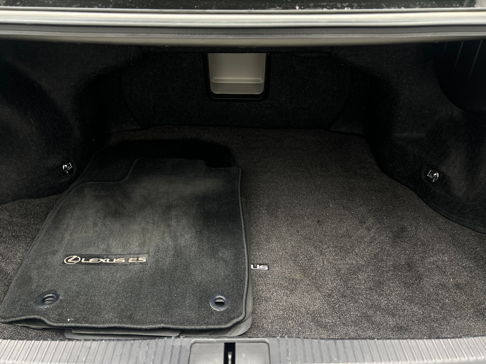 Thumbnail: 2018 Lexus ES - 6