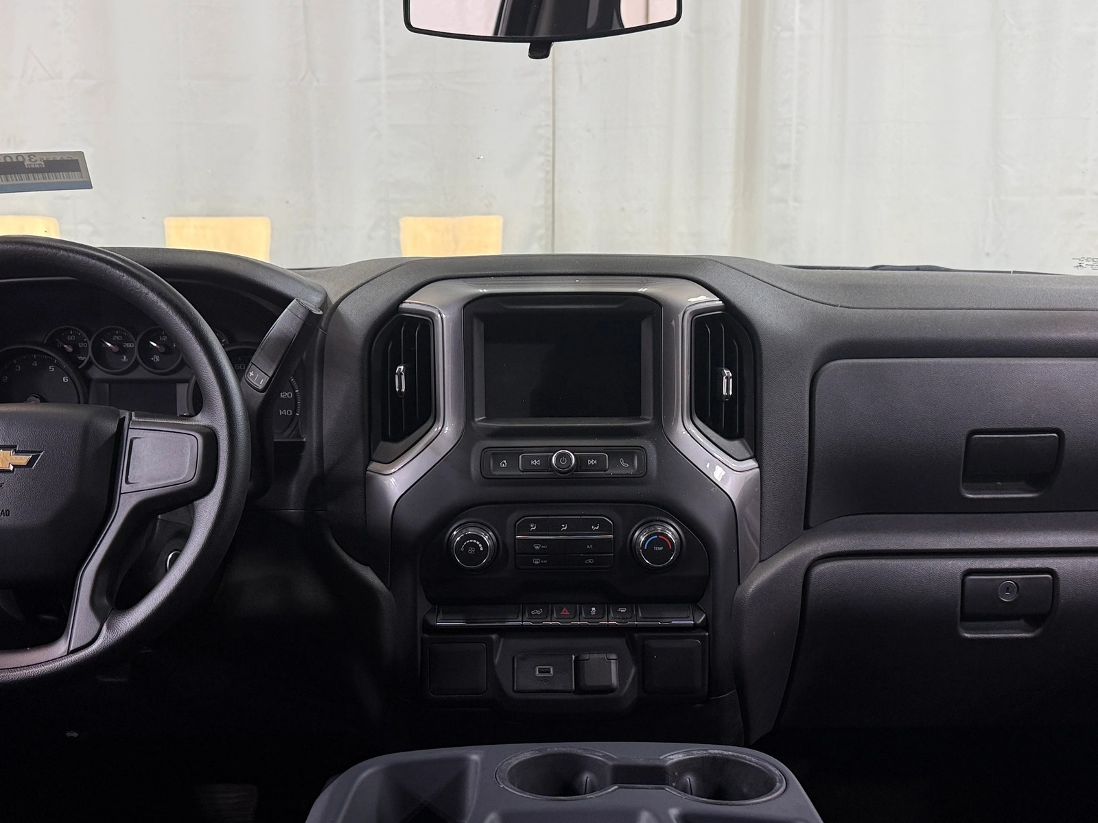 Thumbnail: 2019 Chevrolet Silverado 1500 - 3