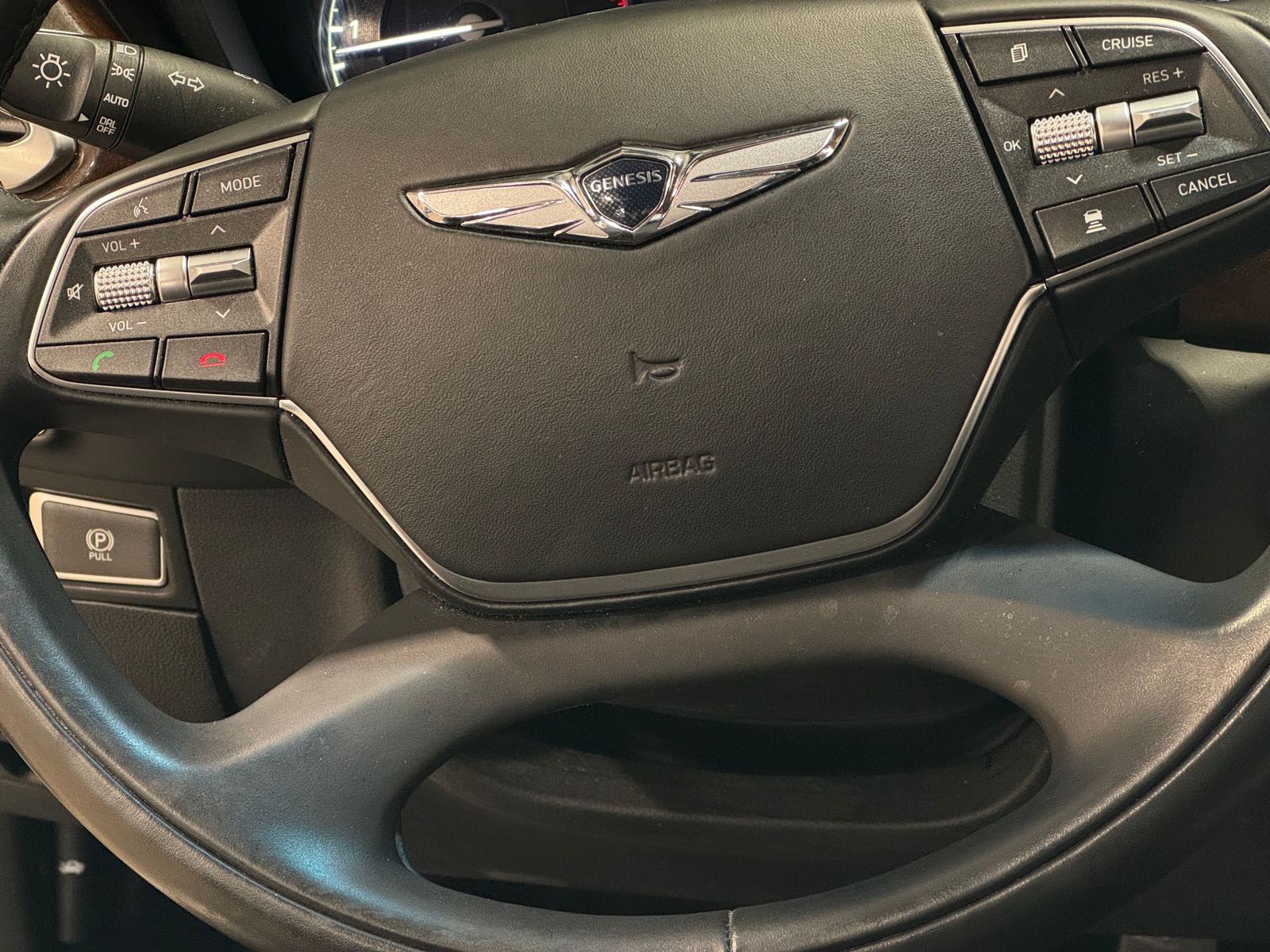 Thumbnail: 2019 Genesis G90 - 4