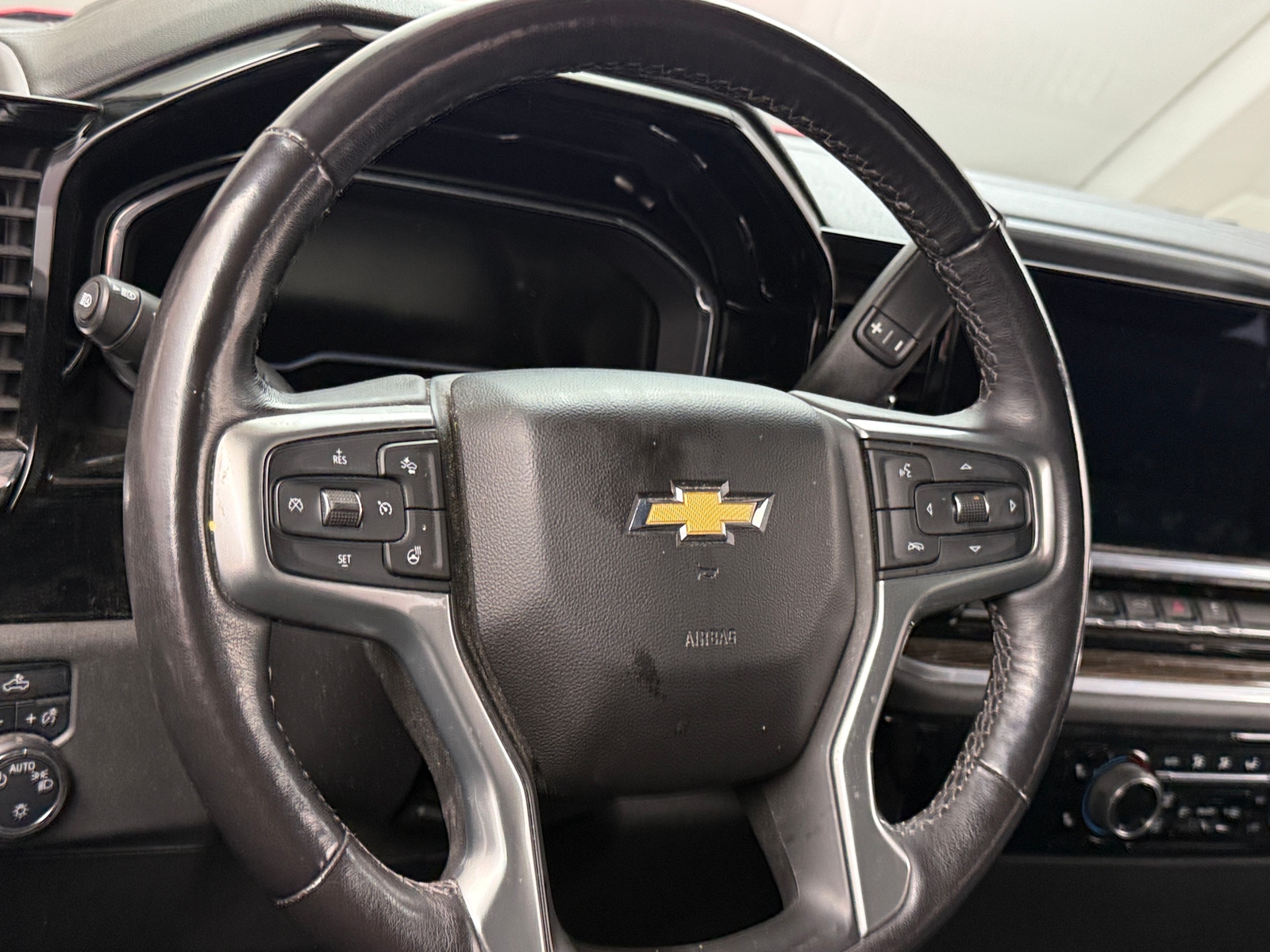 Thumbnail: 2022 Chevrolet Silverado 1500 - 5