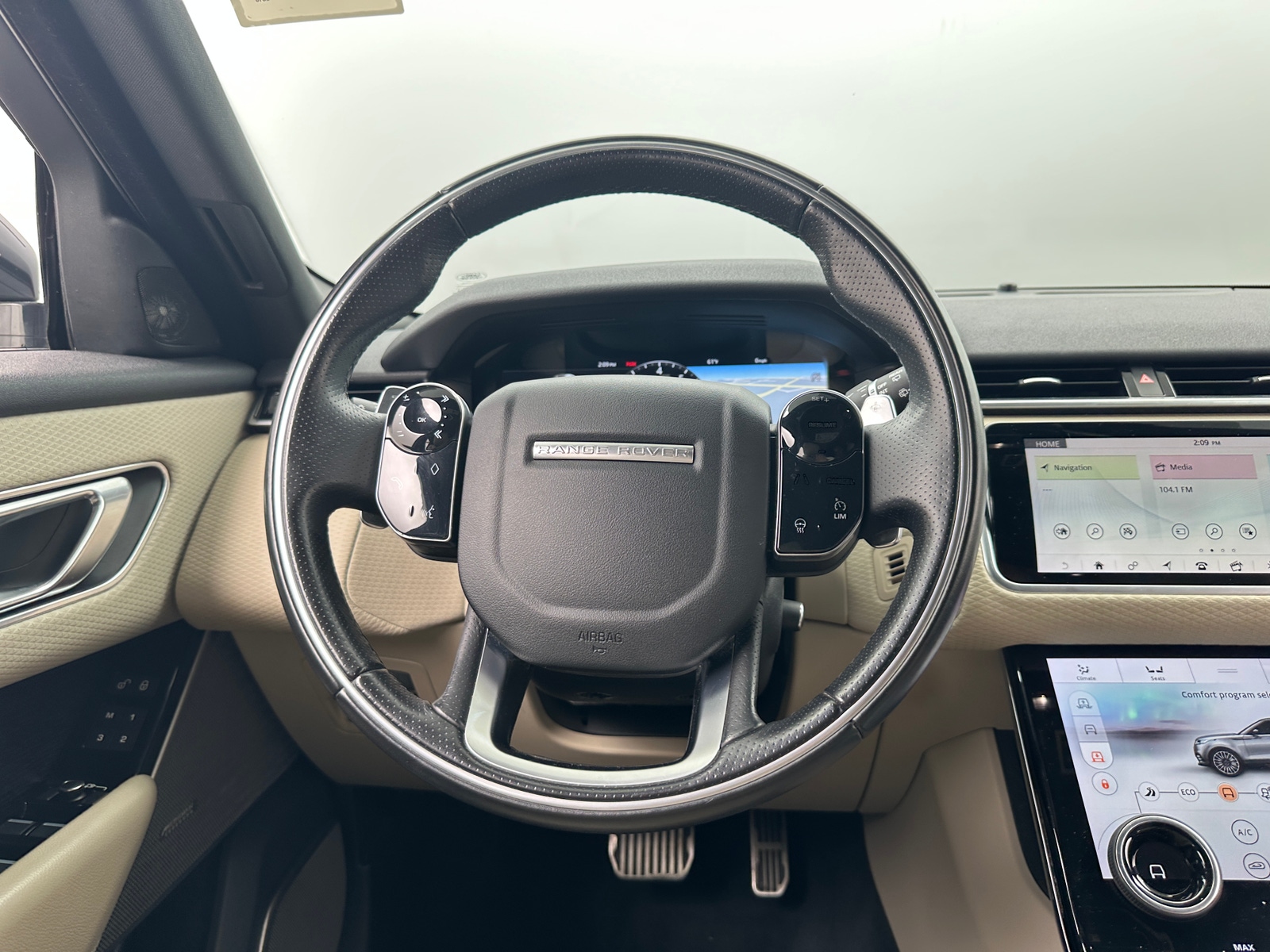 Thumbnail: 2018 Land Rover Range Rover Velar - 4