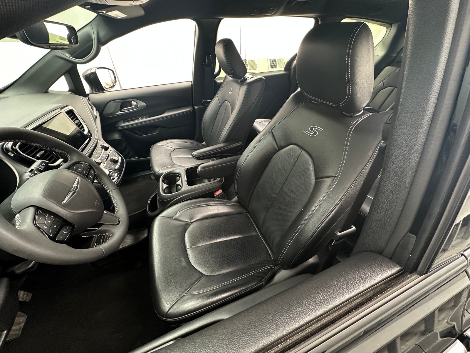 Thumbnail: 2022 Chrysler Pacifica - 2