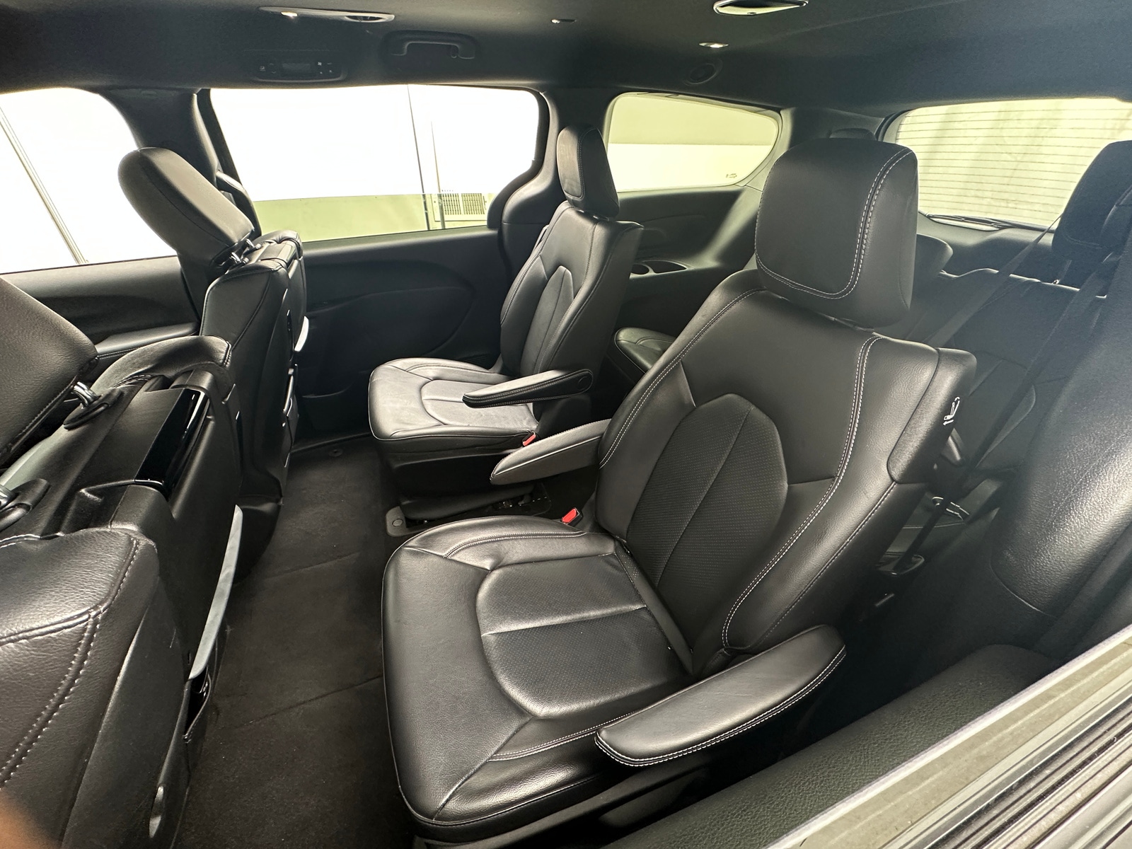 Thumbnail: 2022 Chrysler Pacifica - 6