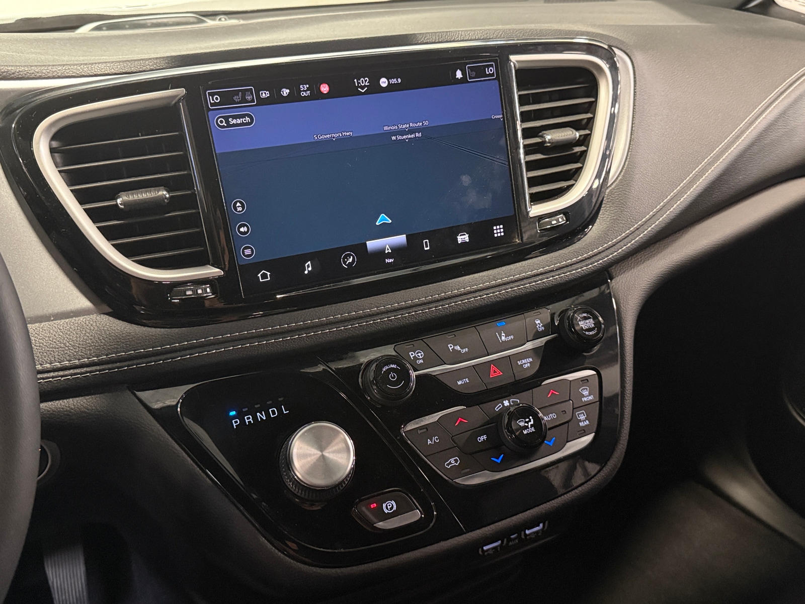 Thumbnail: 2022 Chrysler Pacifica - 4