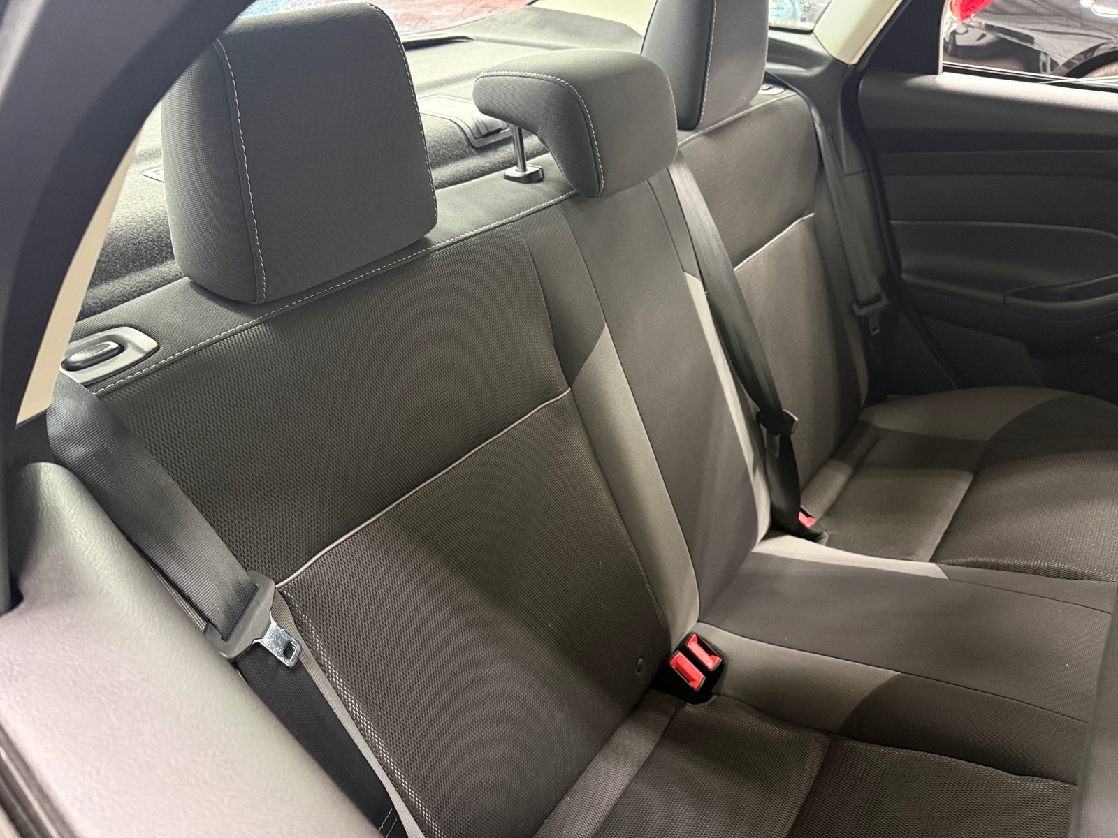 Thumbnail: 2012 Ford Focus - 6