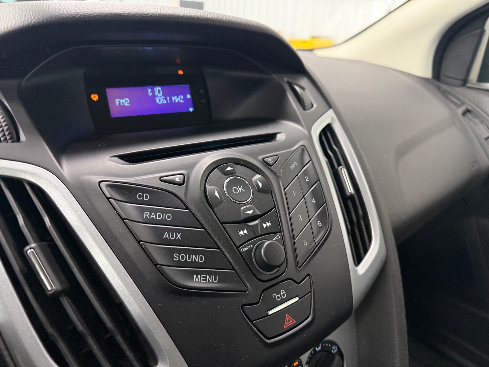 Thumbnail: 2012 Ford Focus - 4