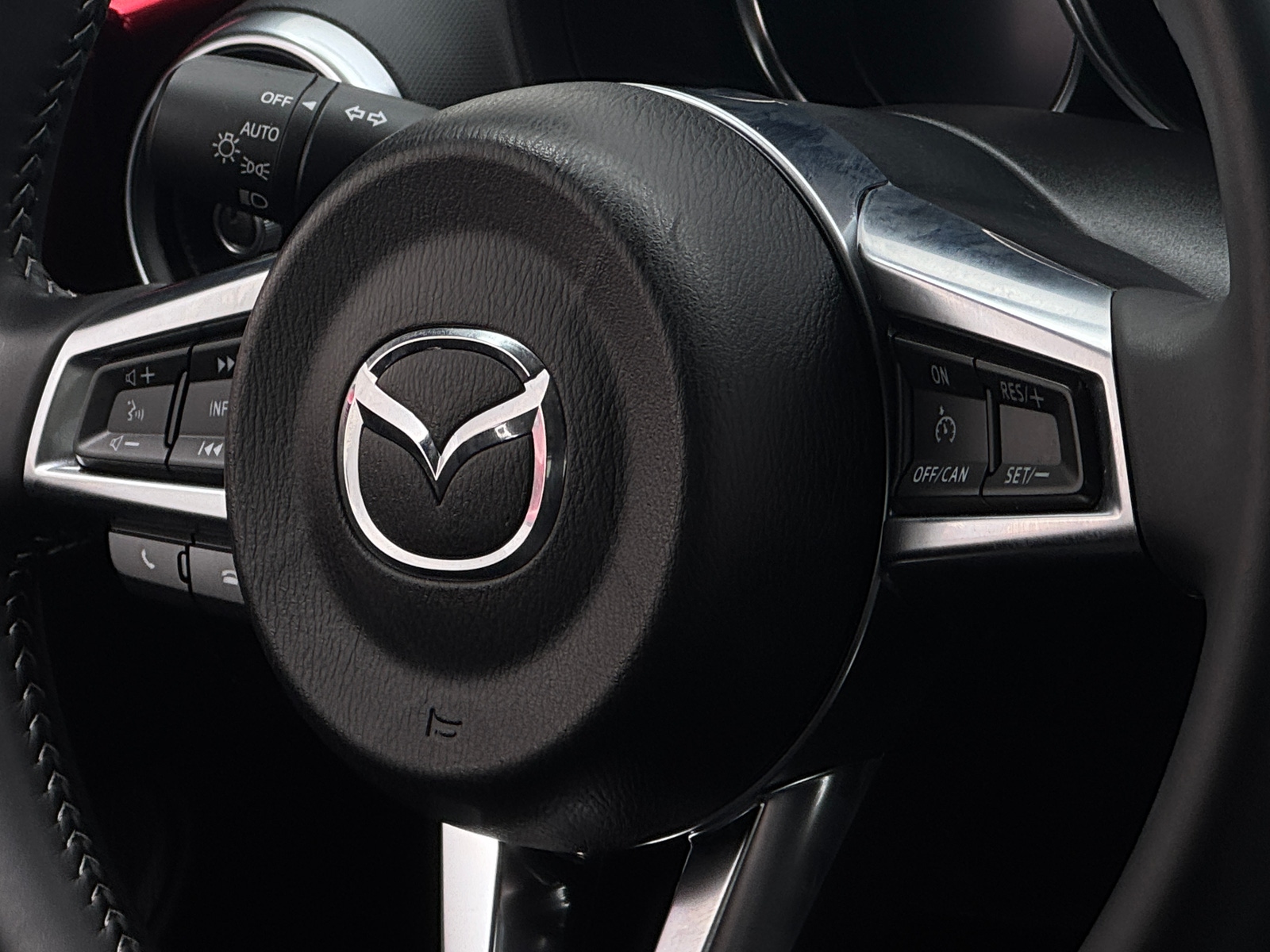 Thumbnail: 2022 Mazda MX-5 Miata - 4