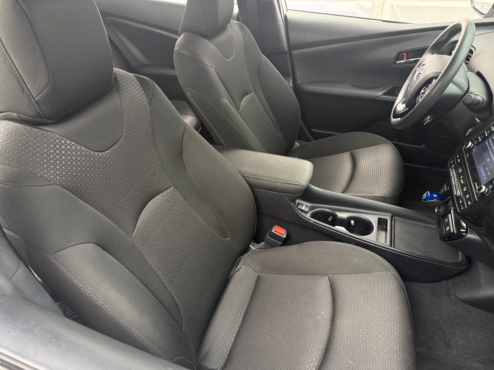 Thumbnail: 2022 Toyota Prius - 2