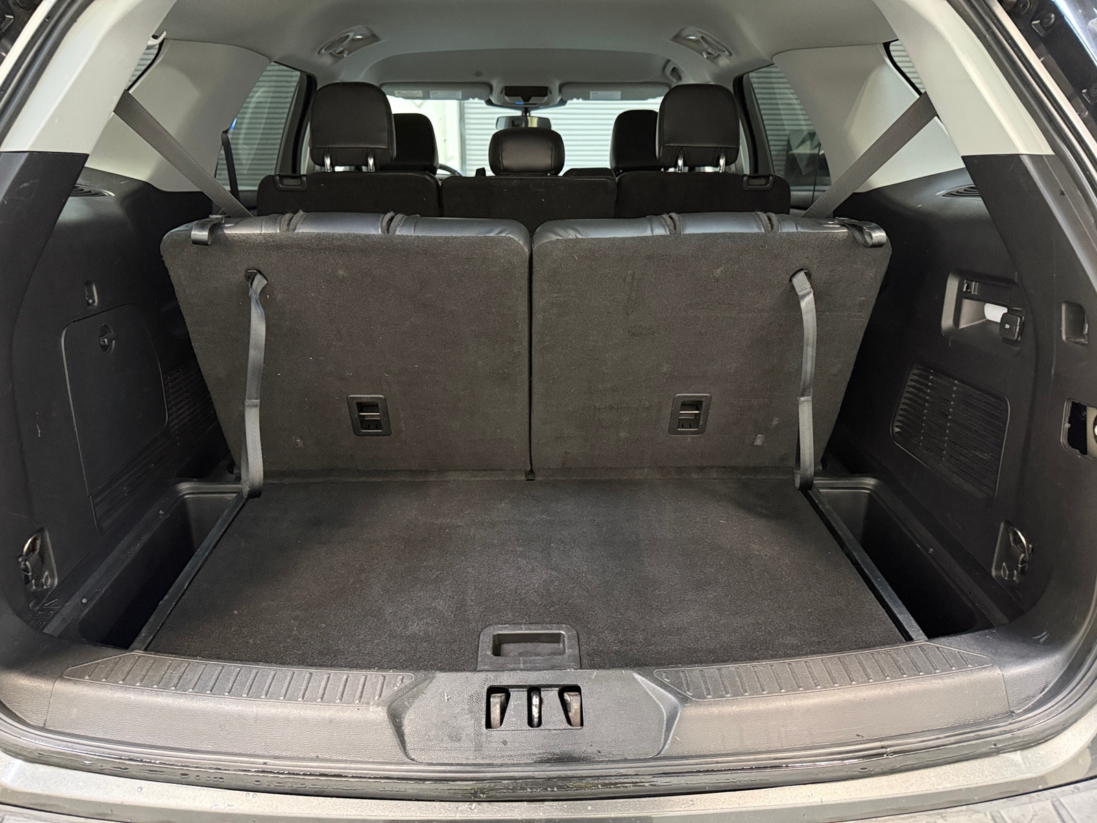 Thumbnail: 2020 Ford Explorer - 6