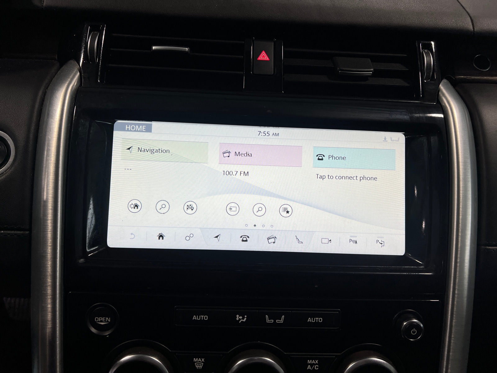 Thumbnail: 2019 Land Rover Discovery - 3