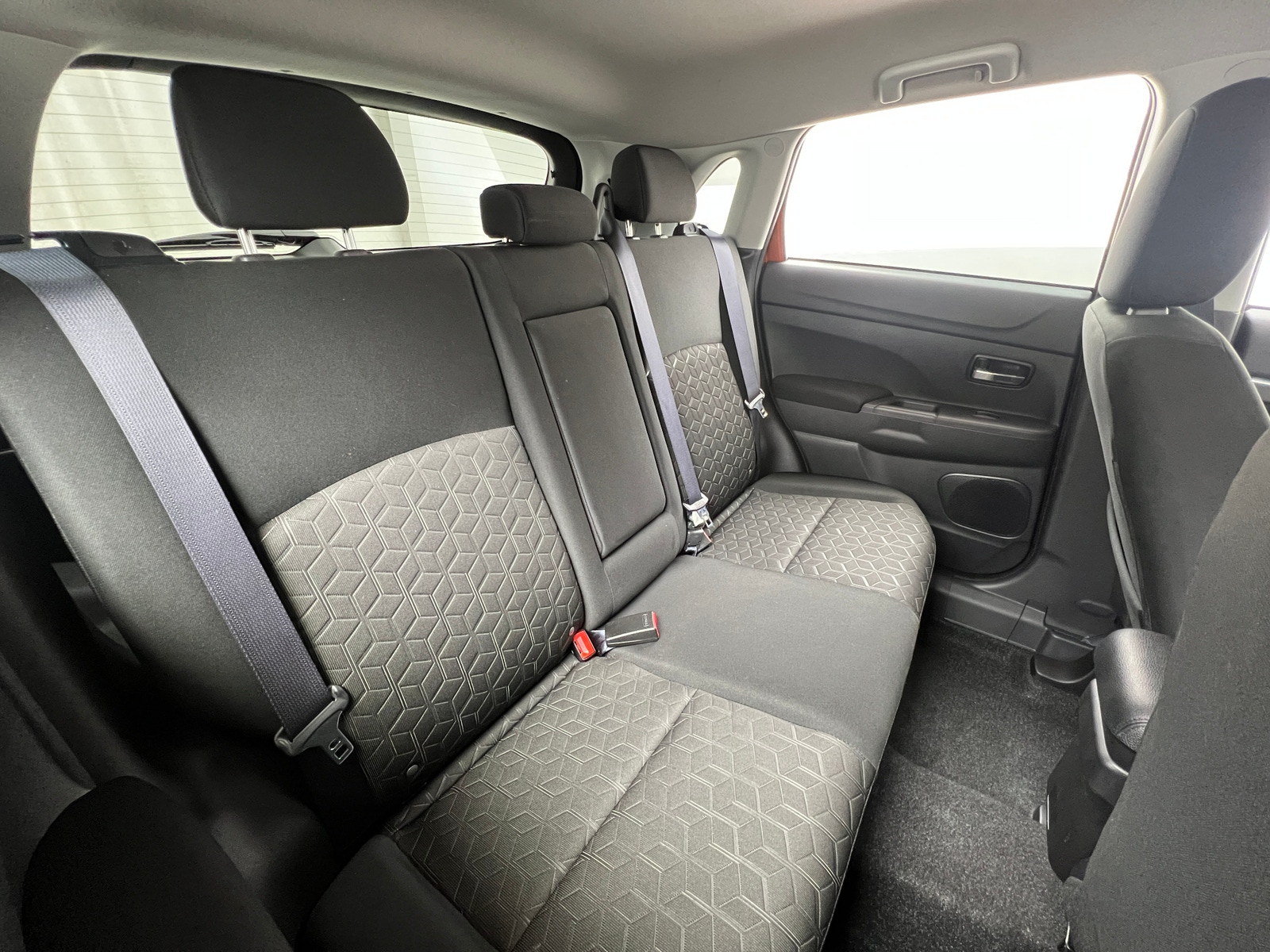 Thumbnail: 2024 Mitsubishi Outlander Sport - 6