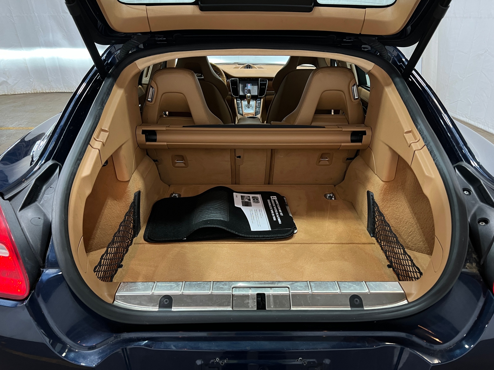 Thumbnail: 2010 Porsche Panamera - 6