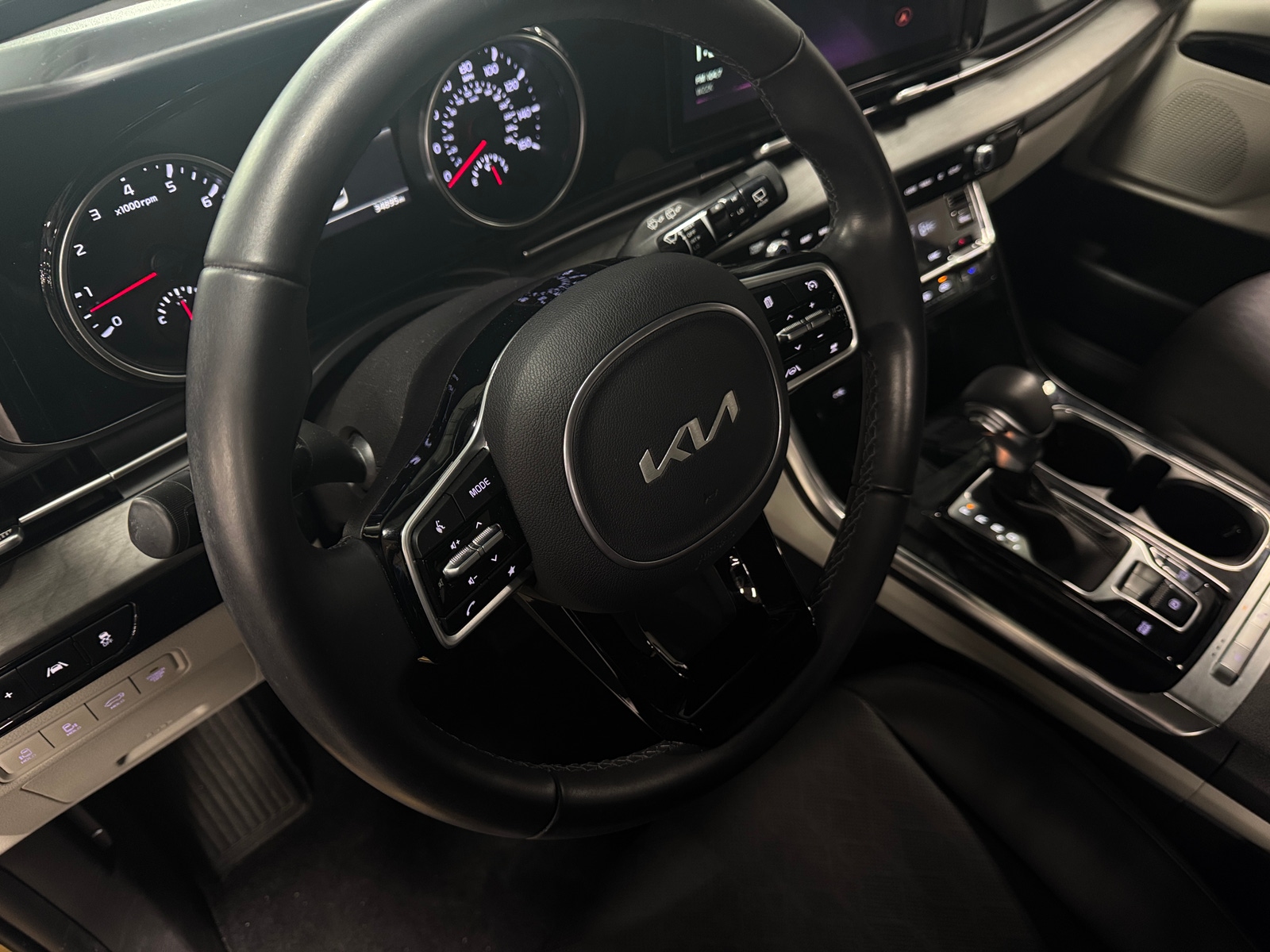 Thumbnail: 2024 Kia Carnival - 4