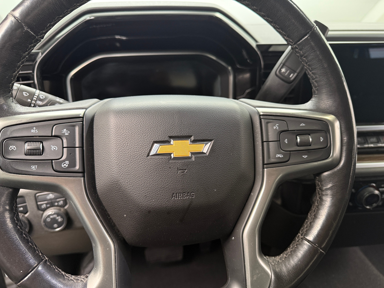 Thumbnail: 2022 Chevrolet Silverado 1500 - 5