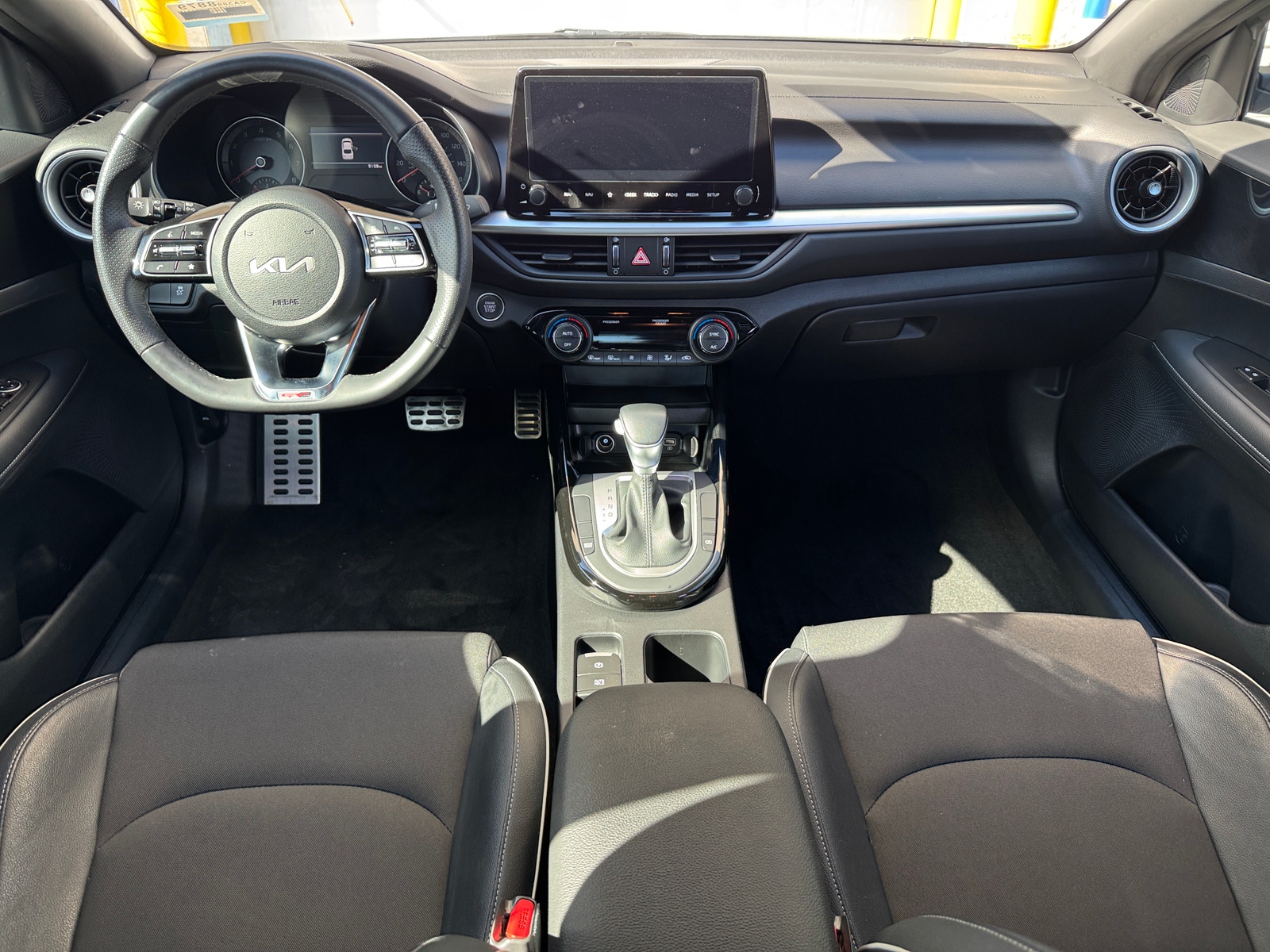 Thumbnail: 2024 Kia Forte - 3