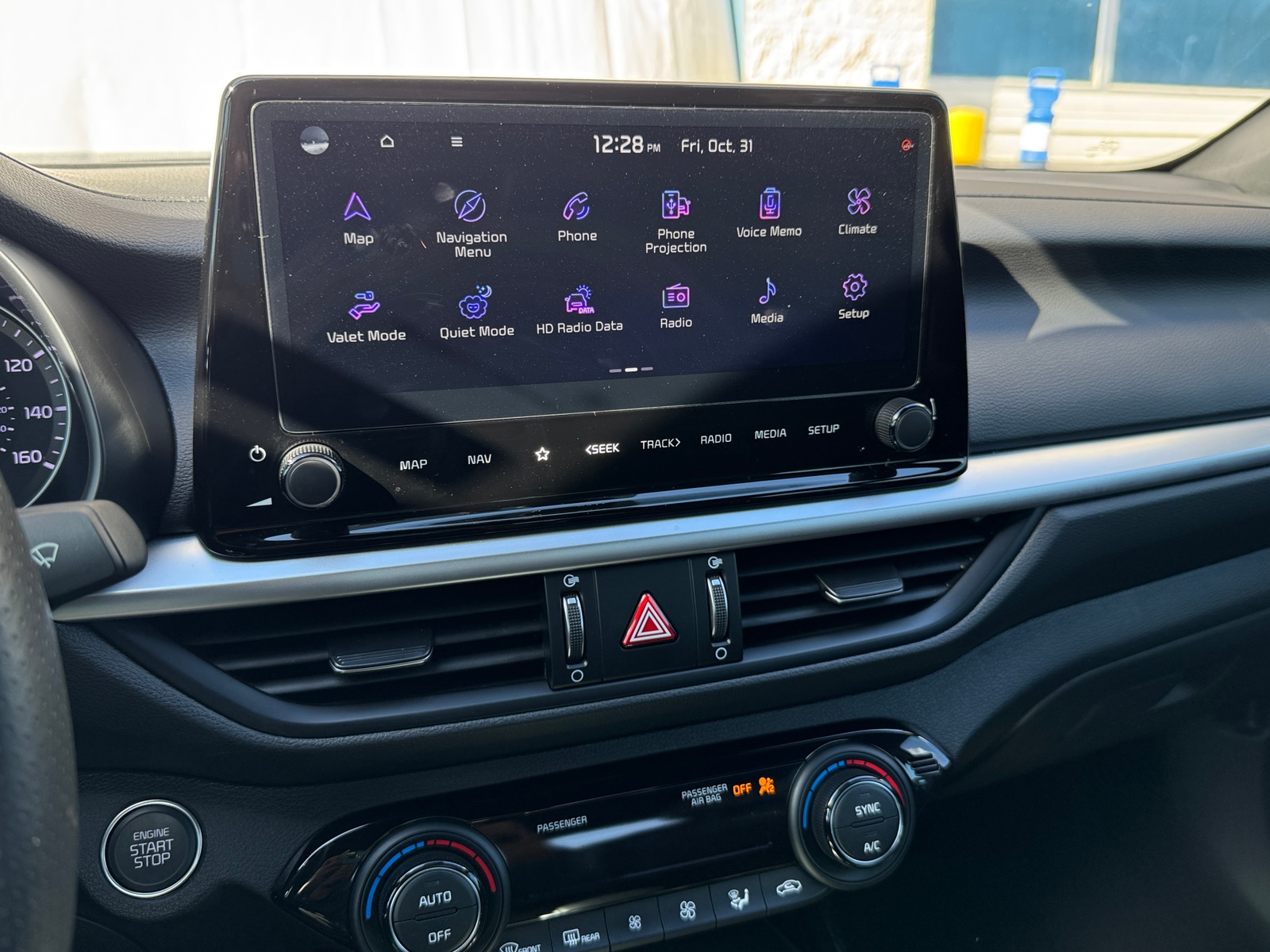 Thumbnail: 2024 Kia Forte - 4