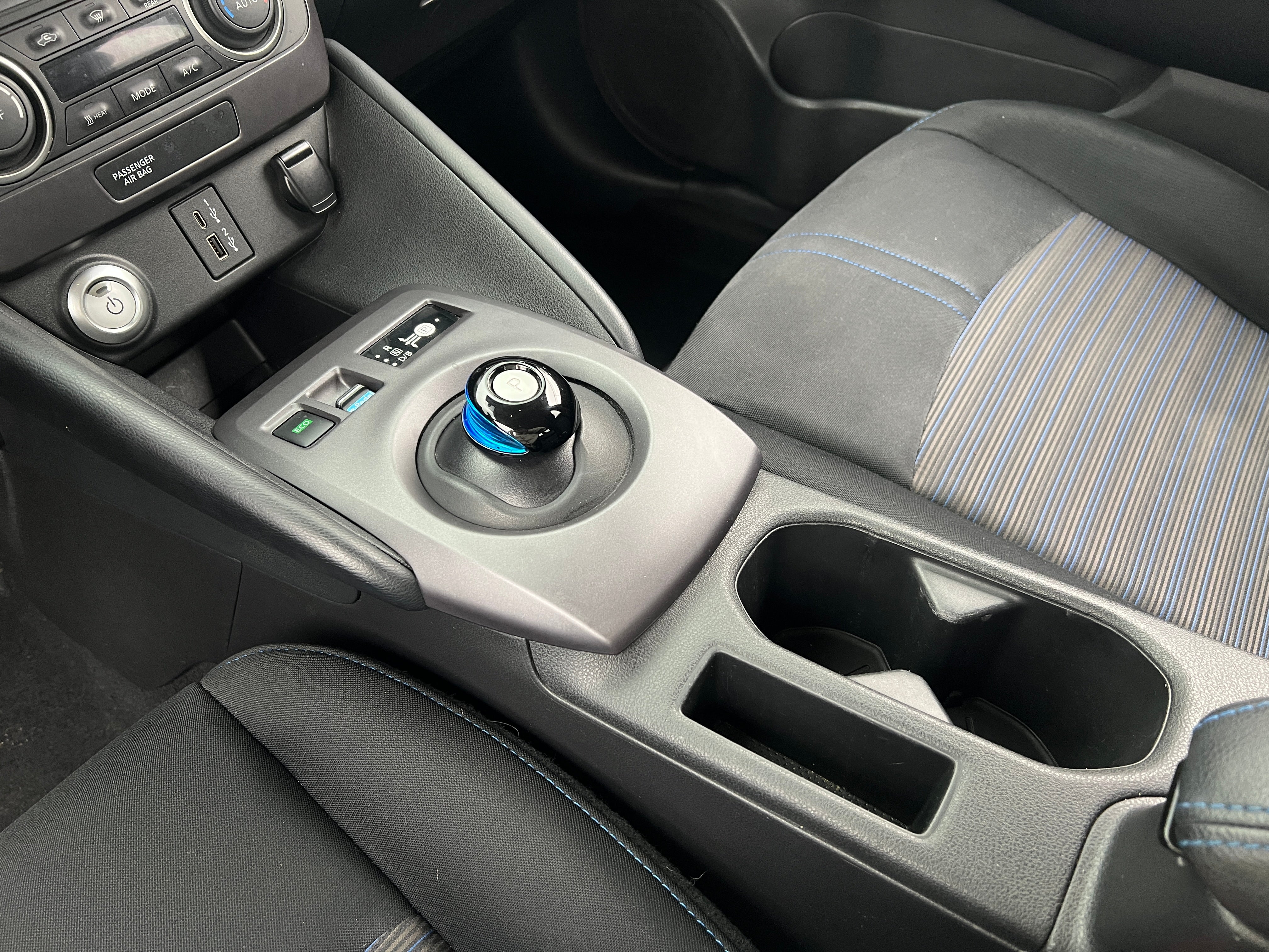 Used 2024 Nissan LEAF S with VIN 1N4AZ1BV9RC551568 for sale in Oak Creek, WI