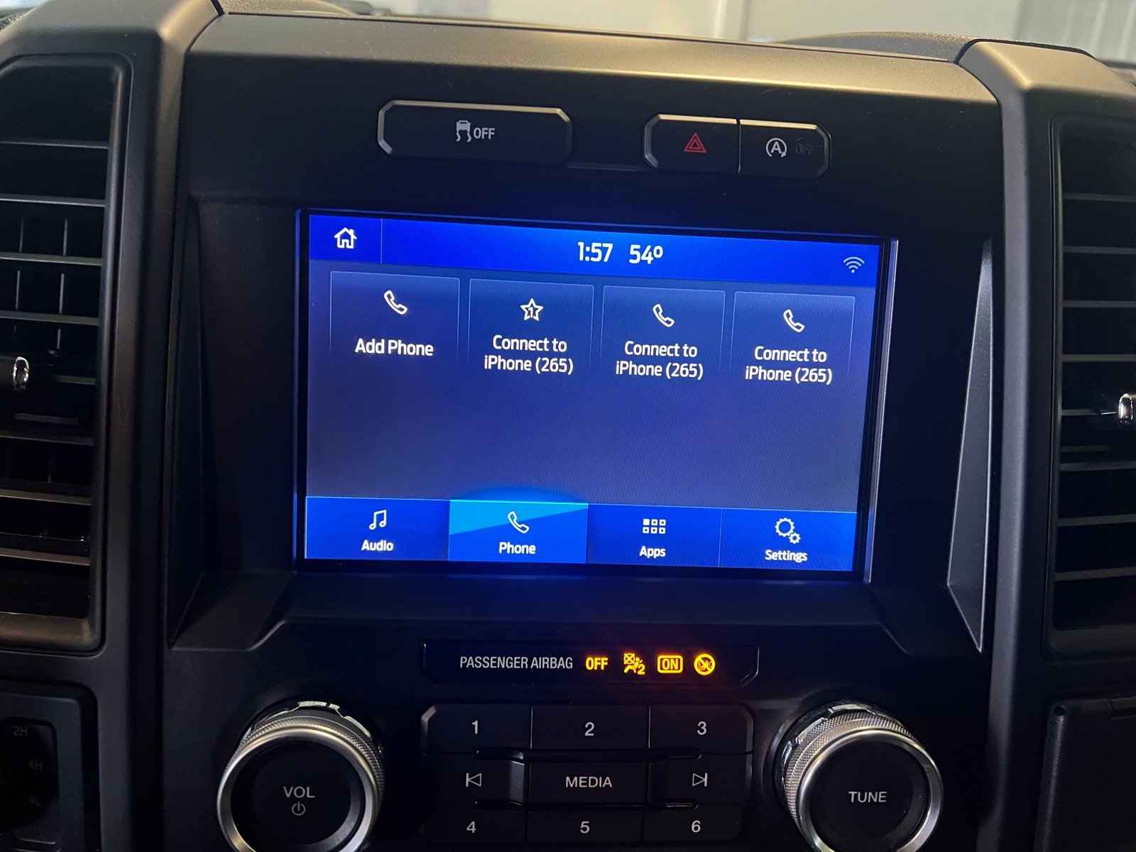 Thumbnail: 2019 Ford Econoline - 4