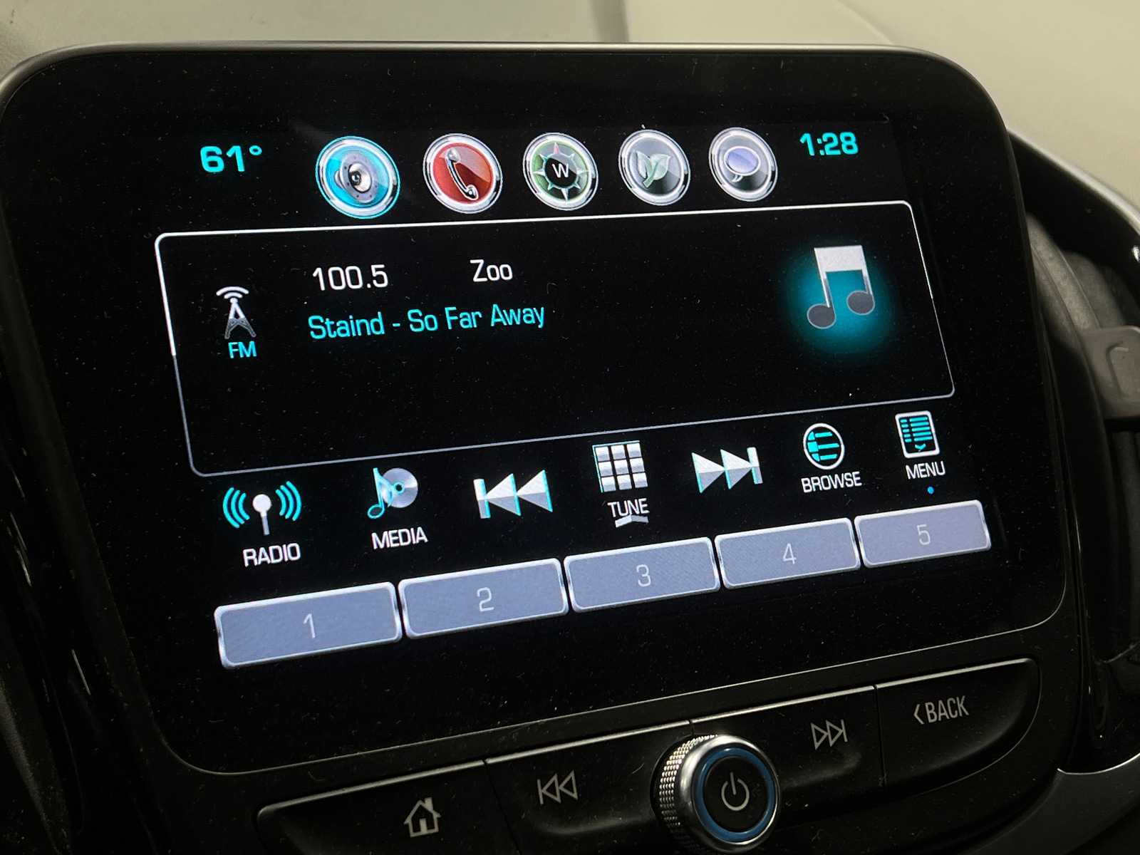 Thumbnail: 2018 Chevrolet Volt - 3