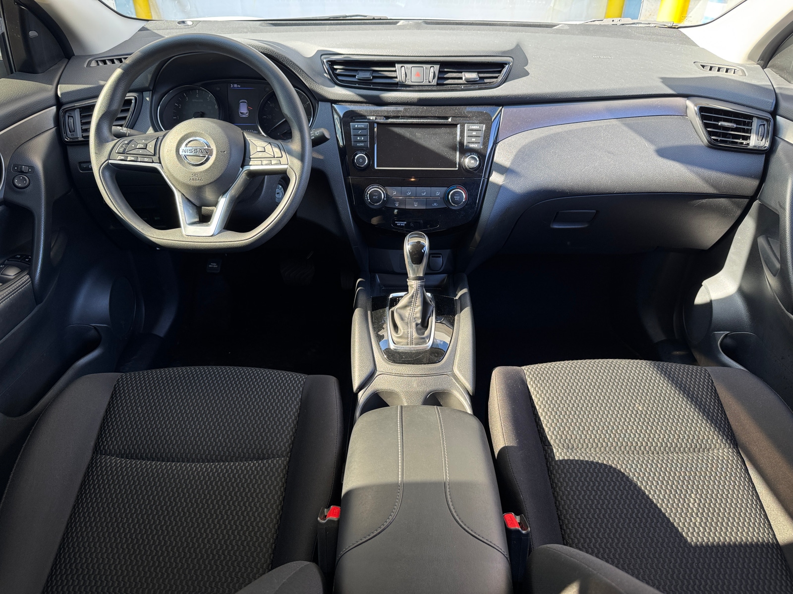 Thumbnail: 2020 Nissan Rogue Sport - 3